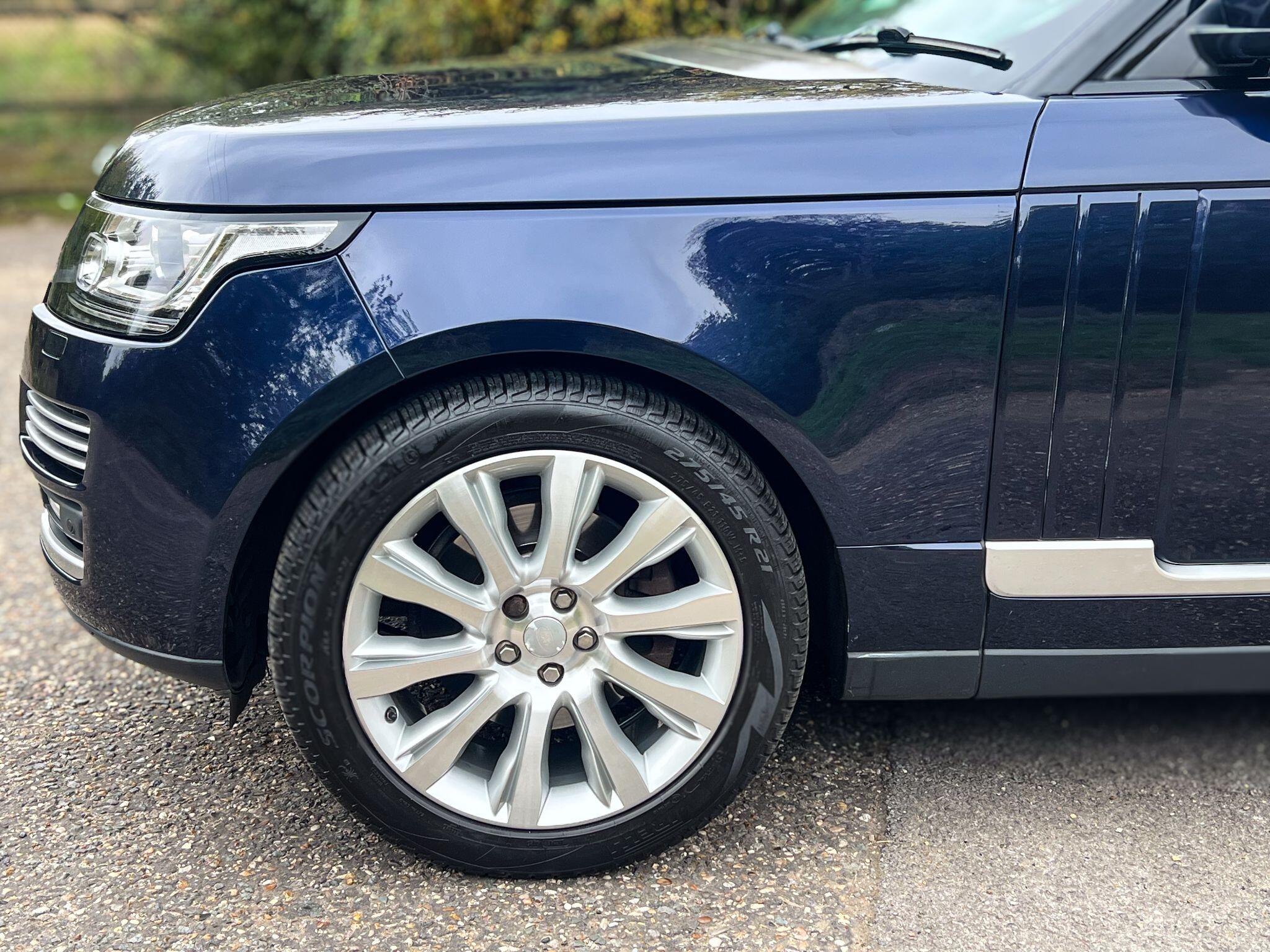 Land Rover Range Rover view 5