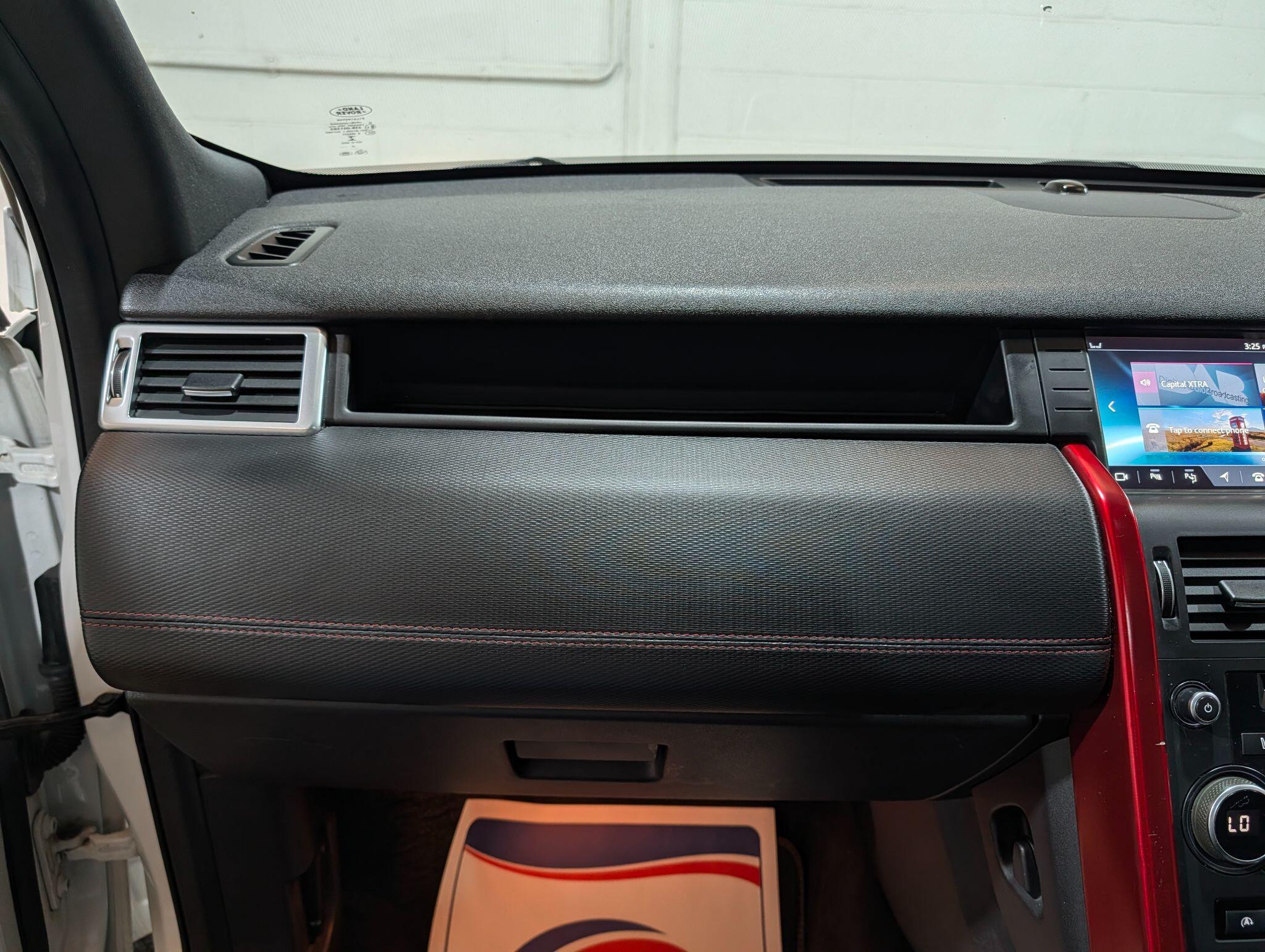 Land Rover Discovery Sport view 94