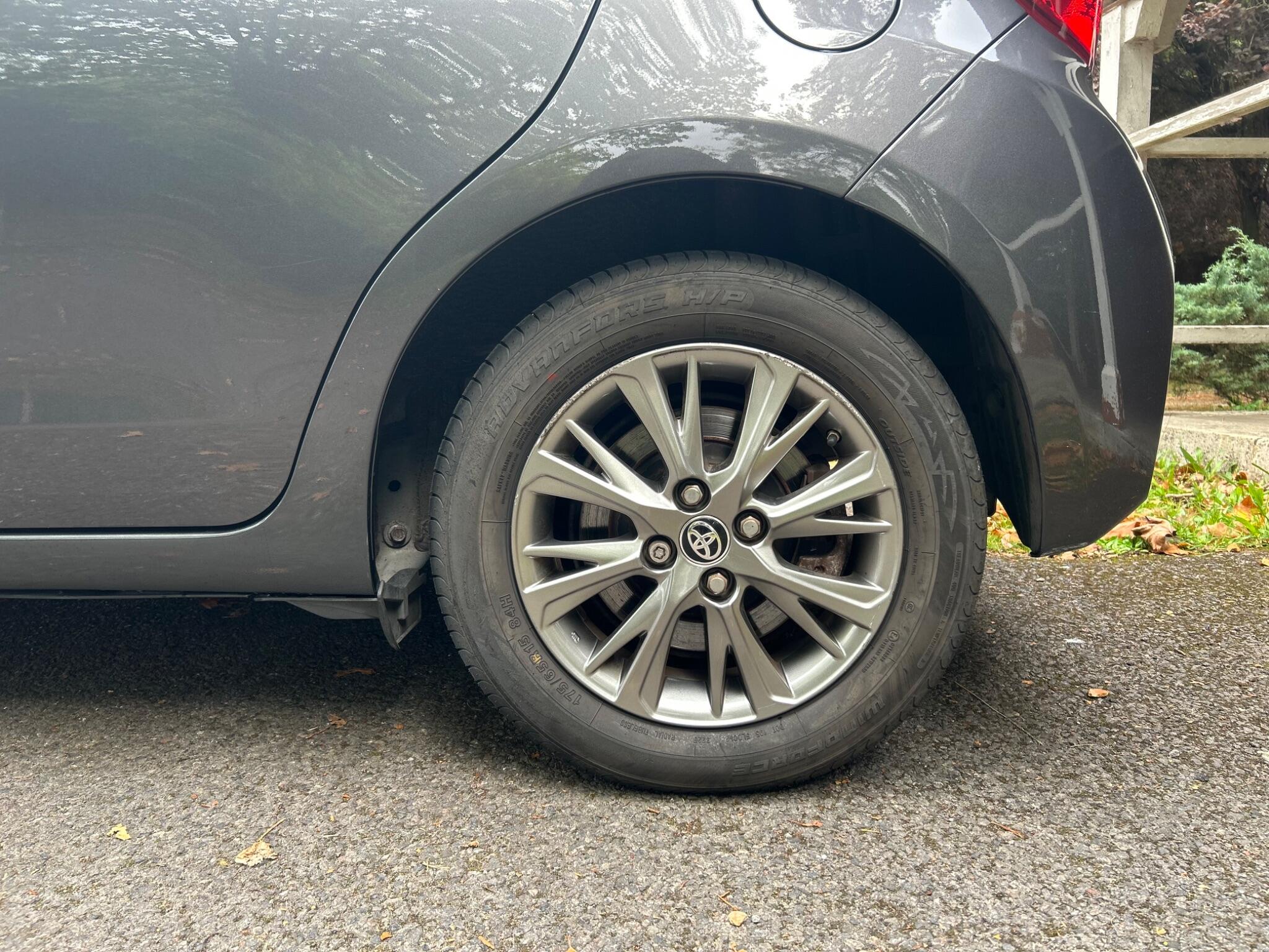 Toyota Yaris view 40