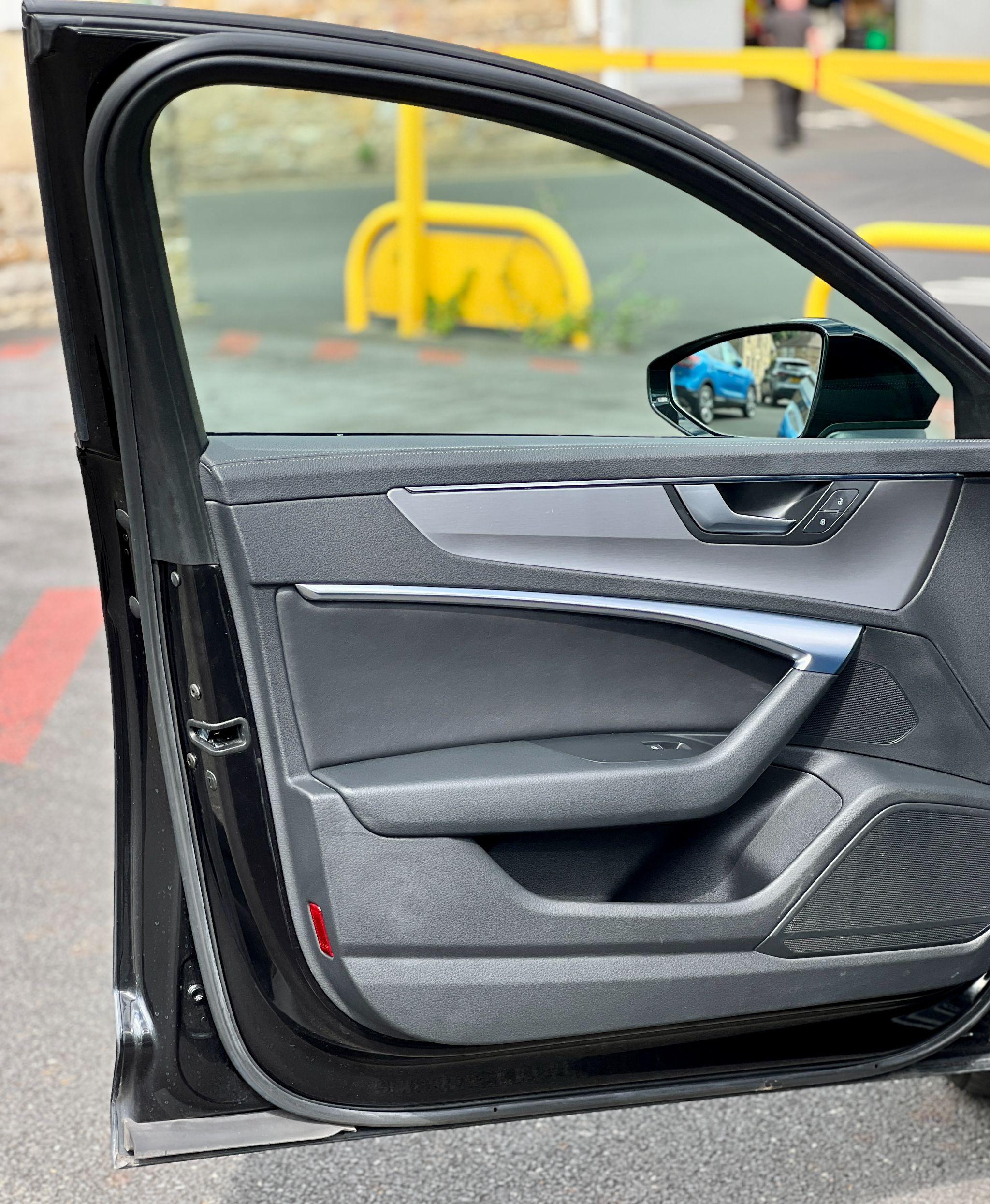 Audi A6 view 27