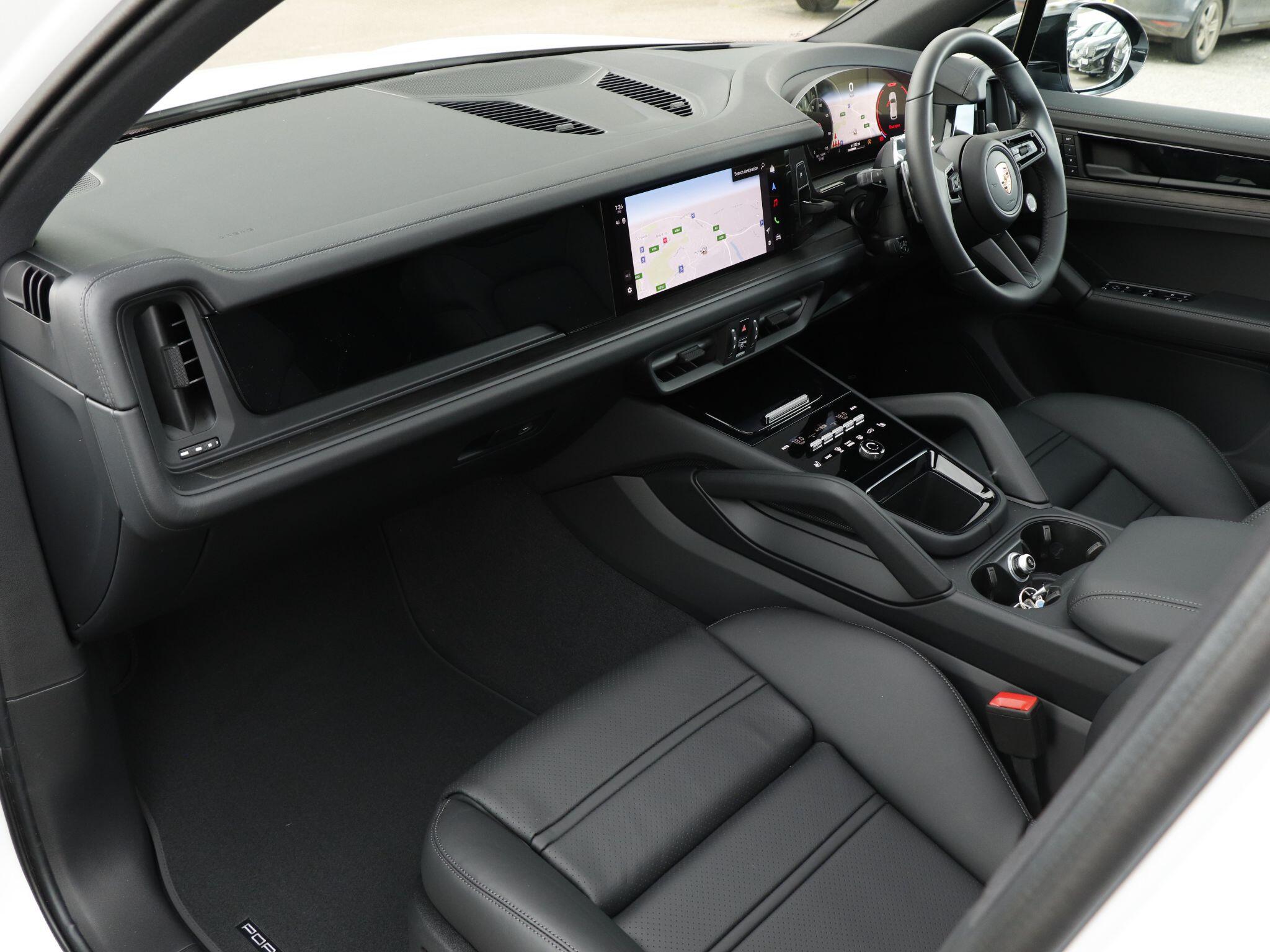 Porsche Cayenne view 9
