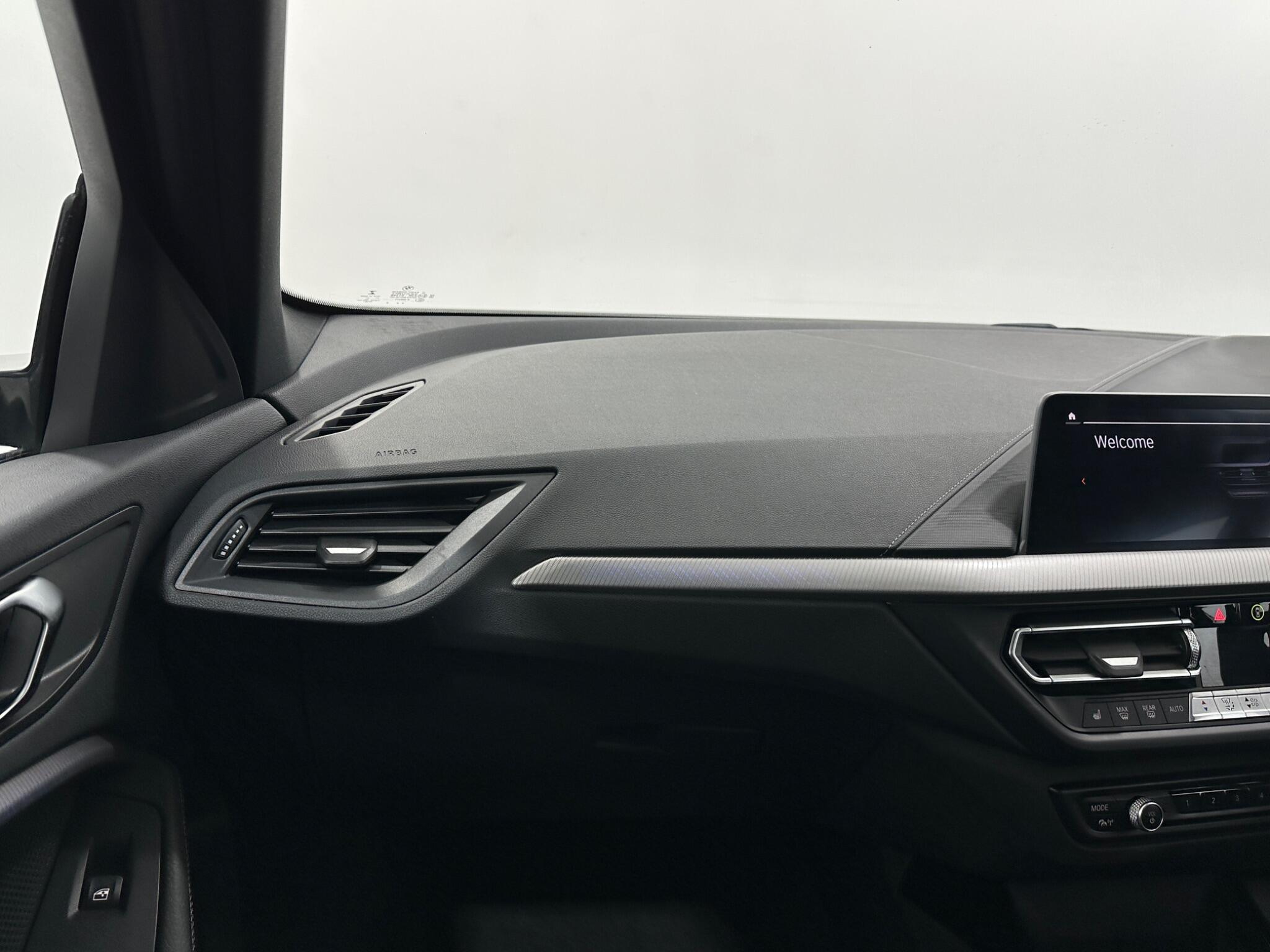 BMW 1 Series view 30