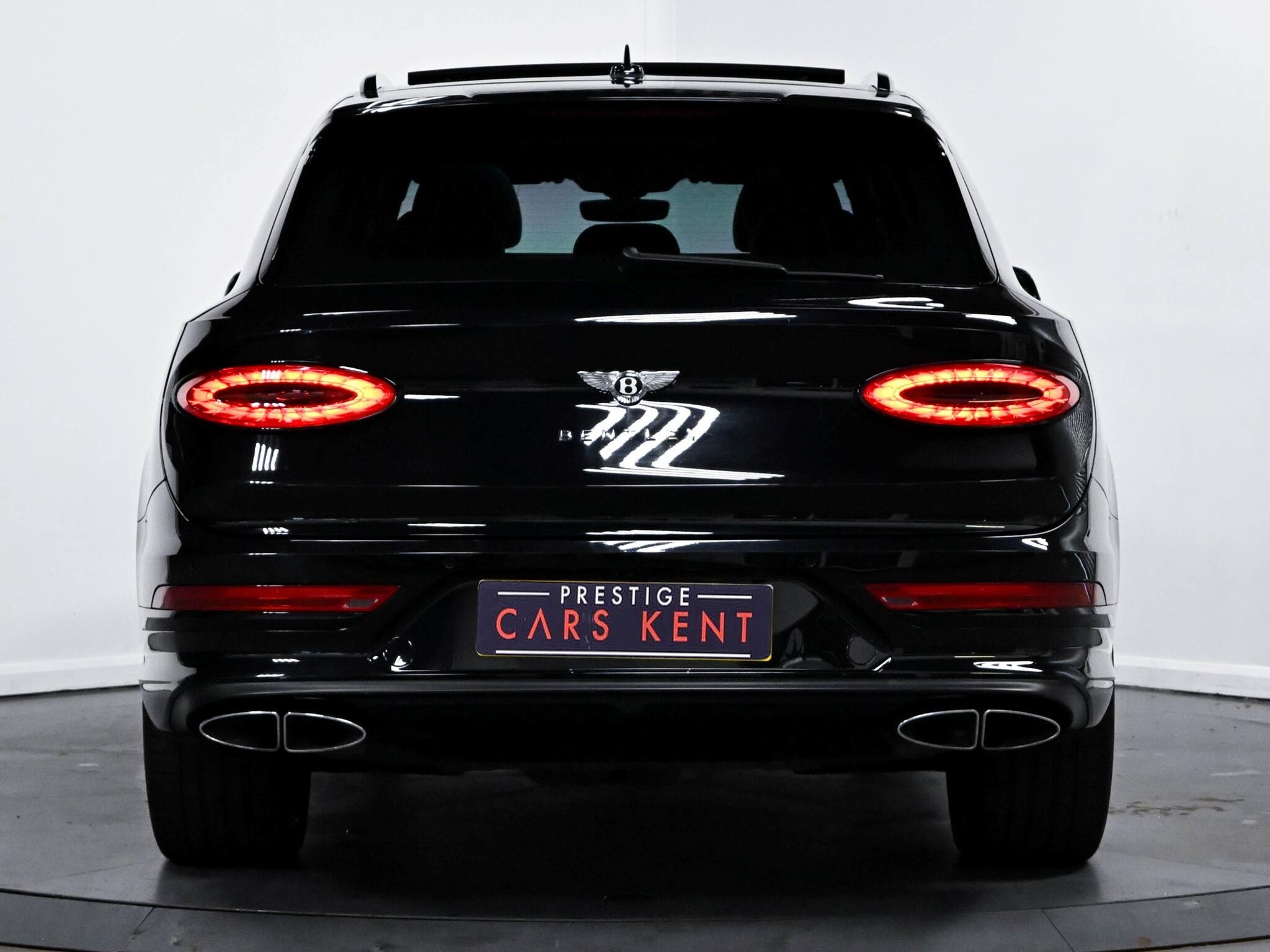 Bentley Bentayga view 17