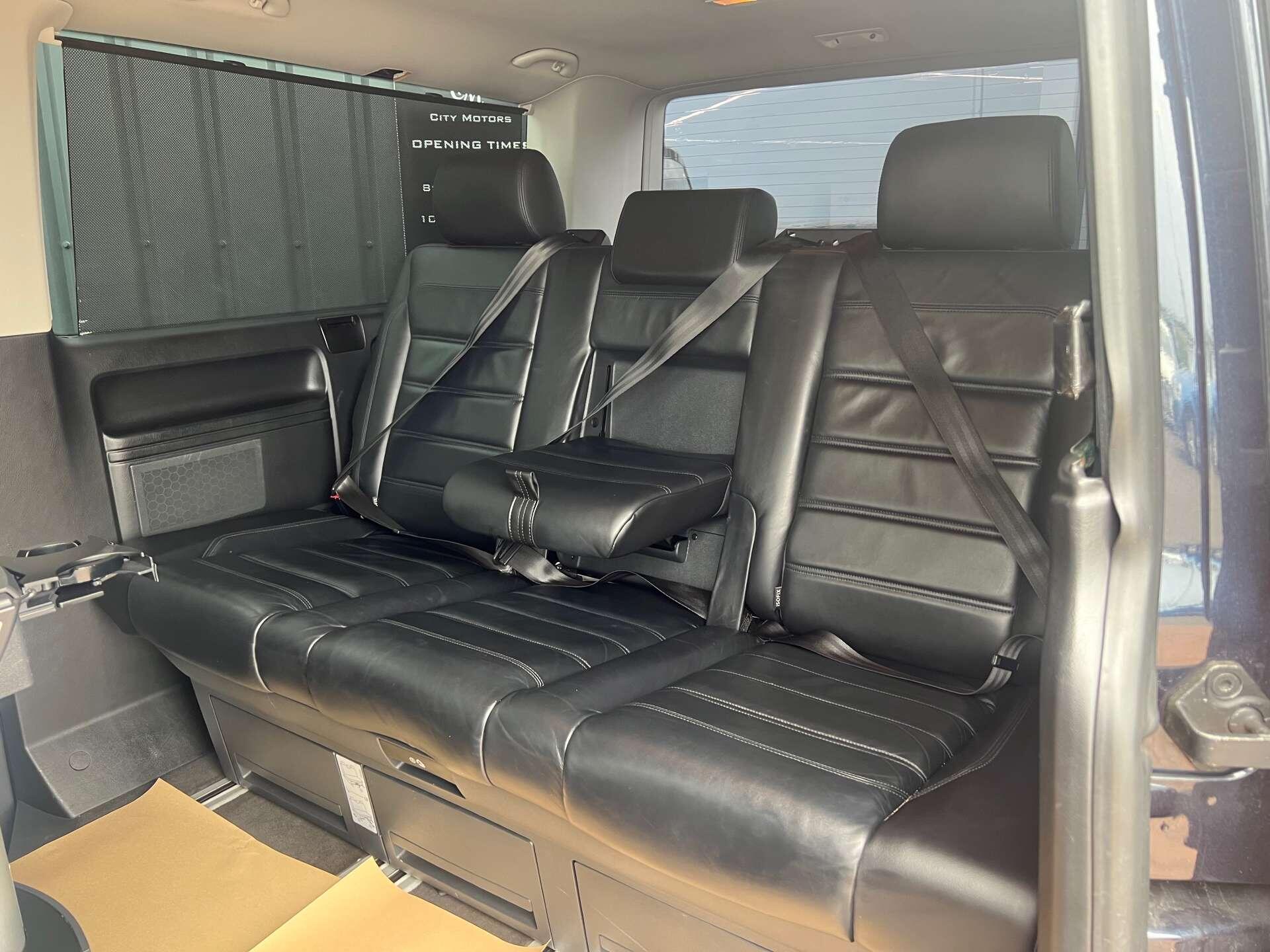 Volkswagen Caravelle view 32