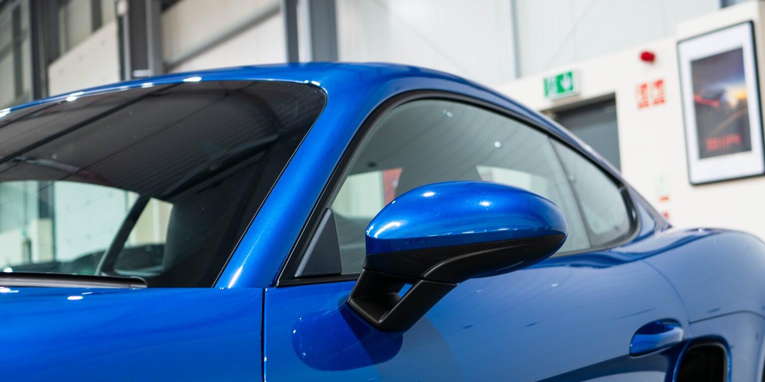 Porsche Cayman view 38