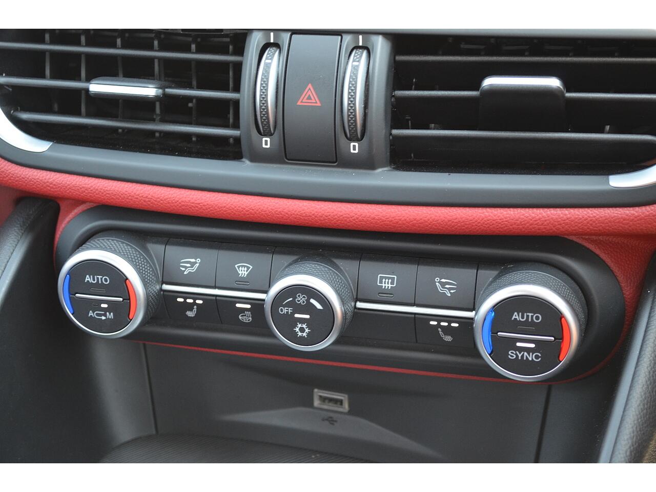 Alfa Romeo Giulia view 18