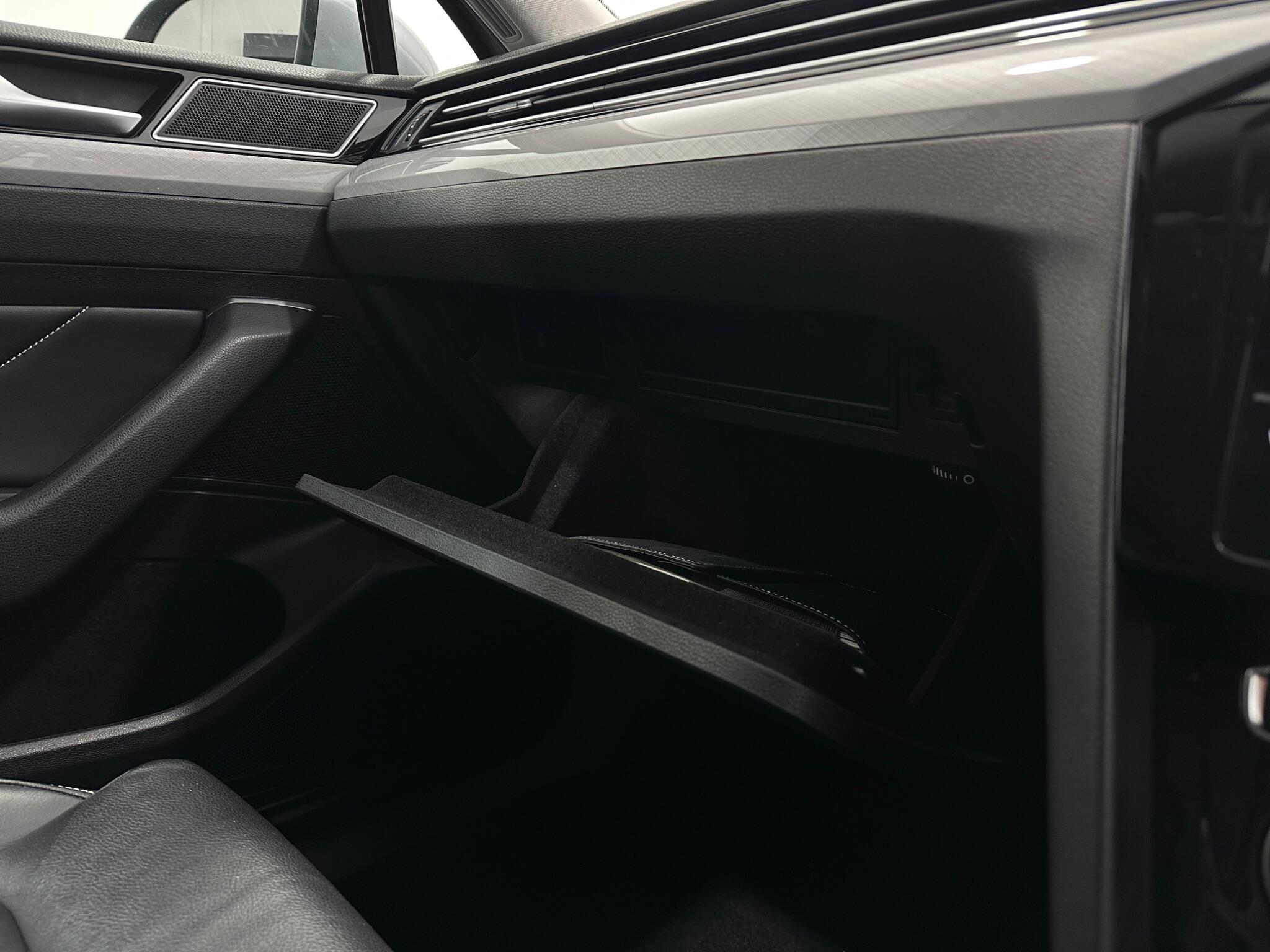 Volkswagen Passat view 28