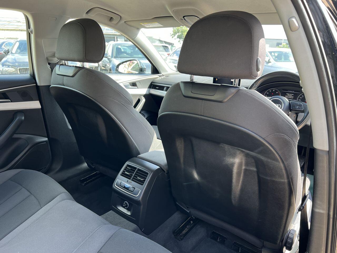 Audi A4 view 18
