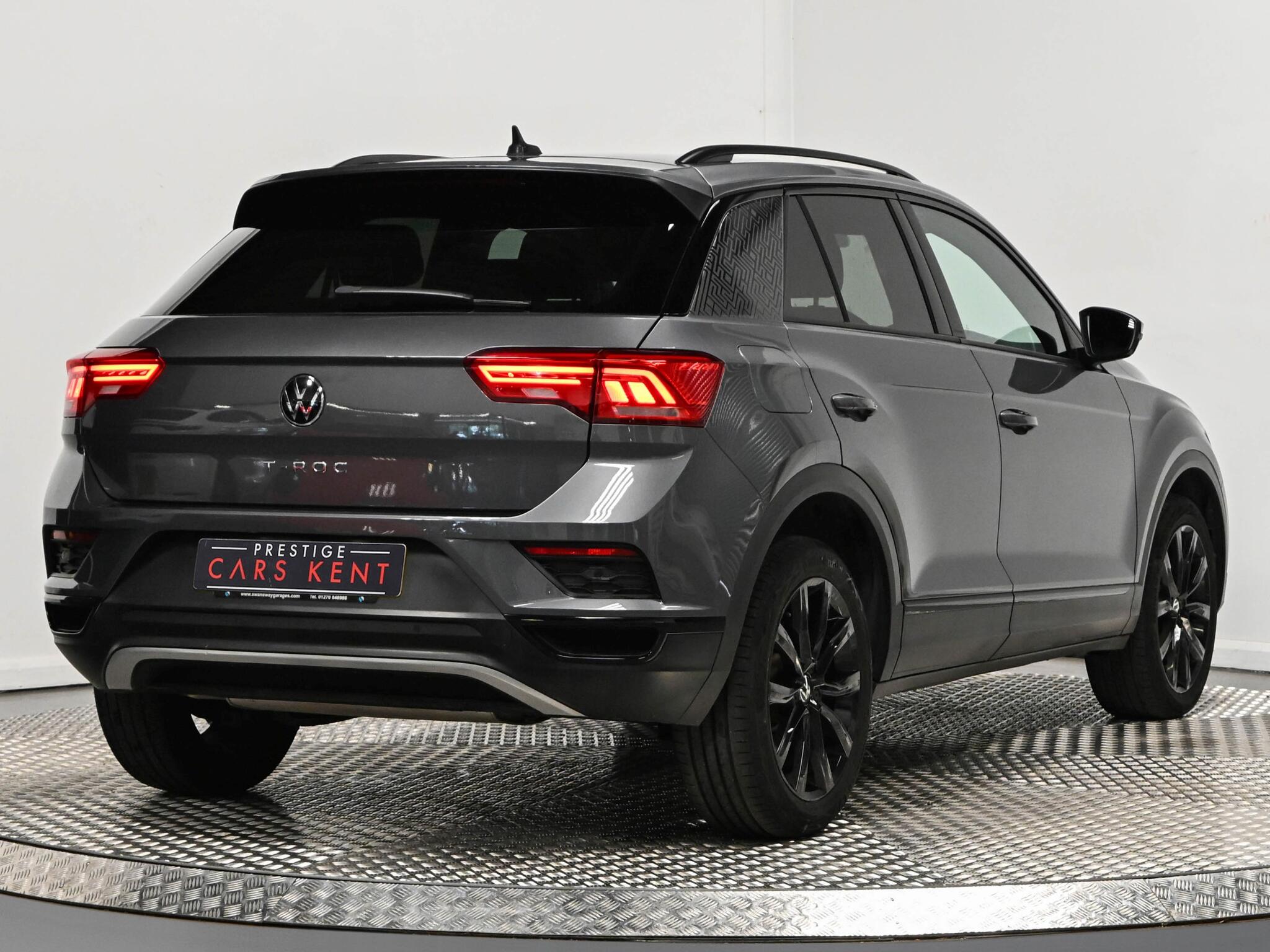 Volkswagen T-Roc view 35