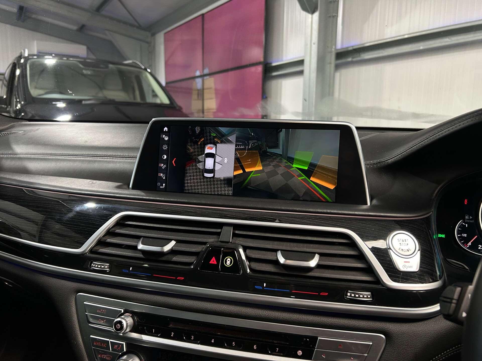 BMW 7 Series view 22
