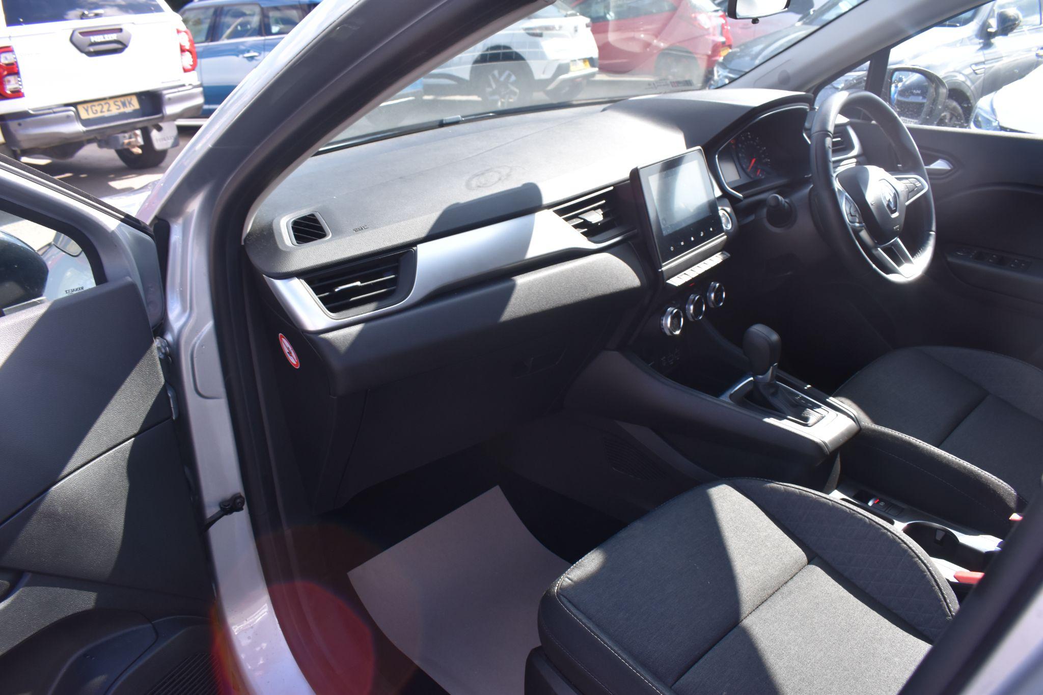 Captur - 1.3 TCe Iconic EDC Euro 6 (s/s) 5dr - Image 15