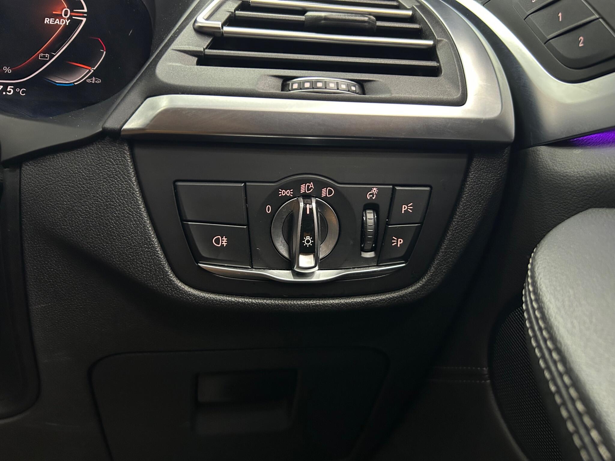 BMW X3 view 24