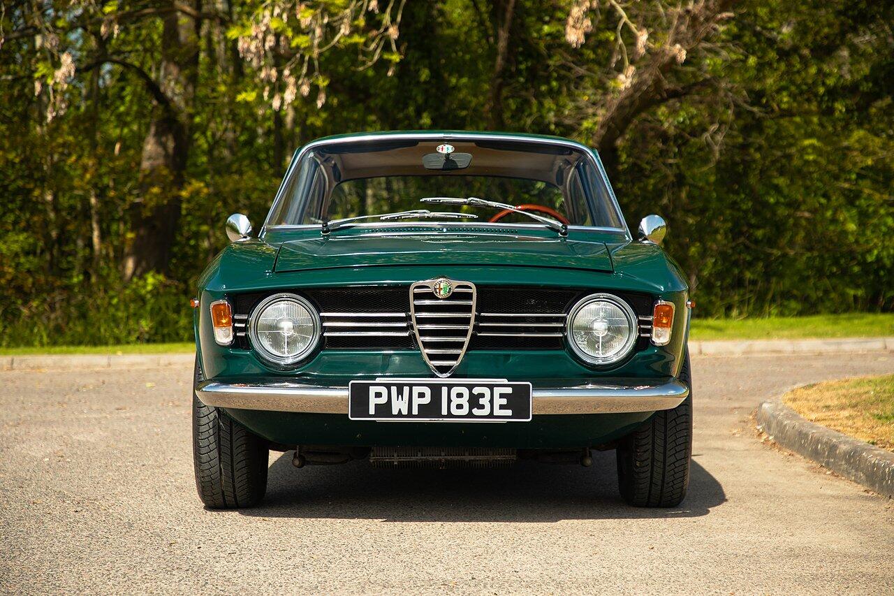 Alfa Romeo Giulia view 65
