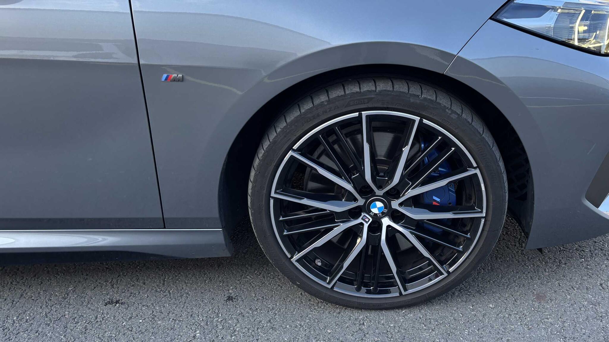 BMW 2 Series view 19