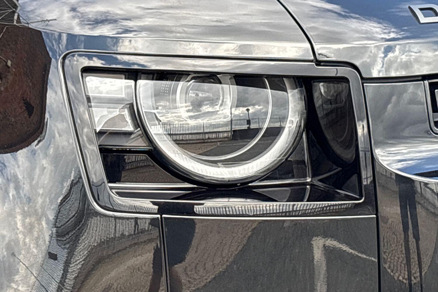 Land Rover Defender view 13