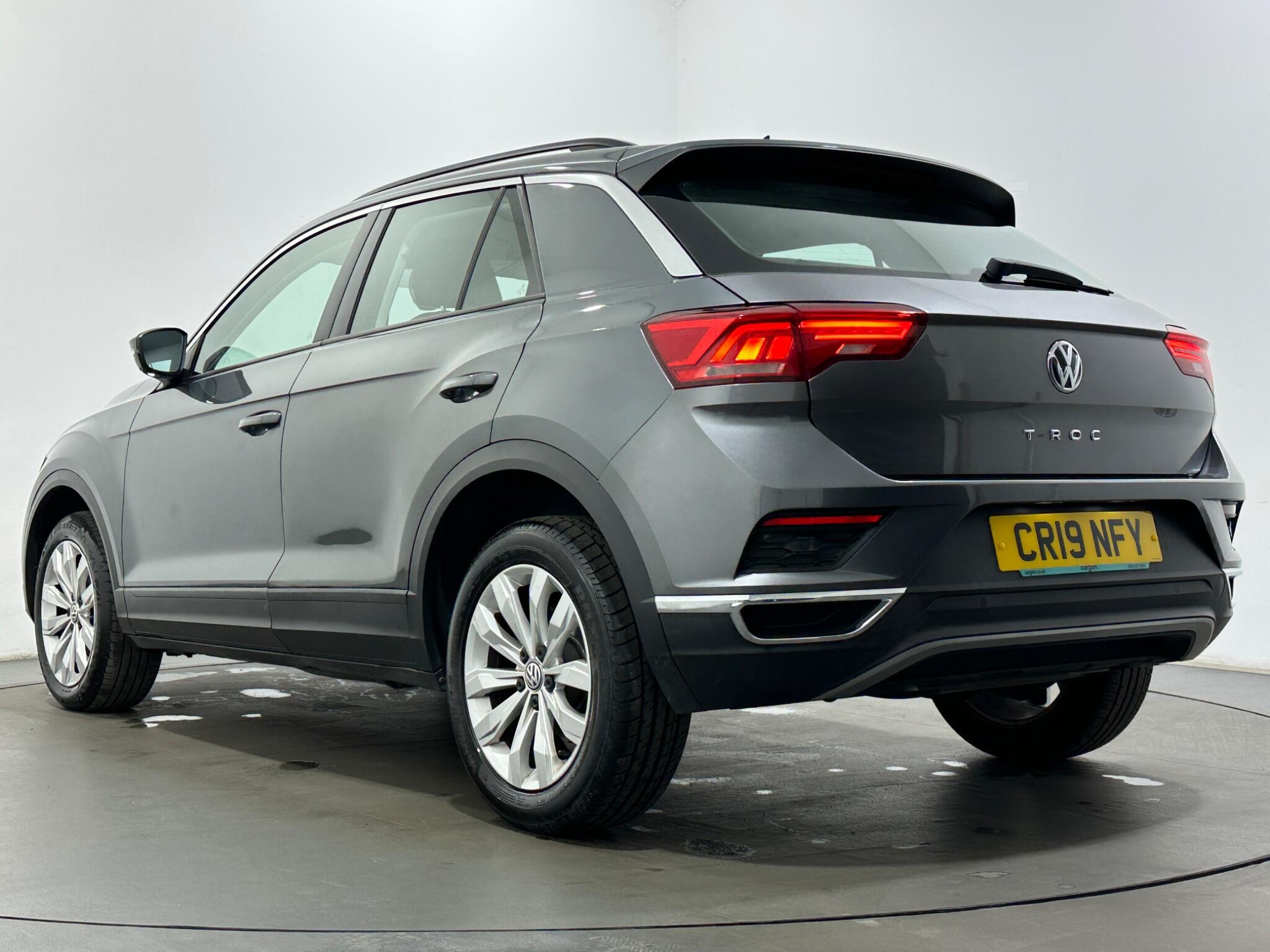 Volkswagen T-Roc view 47