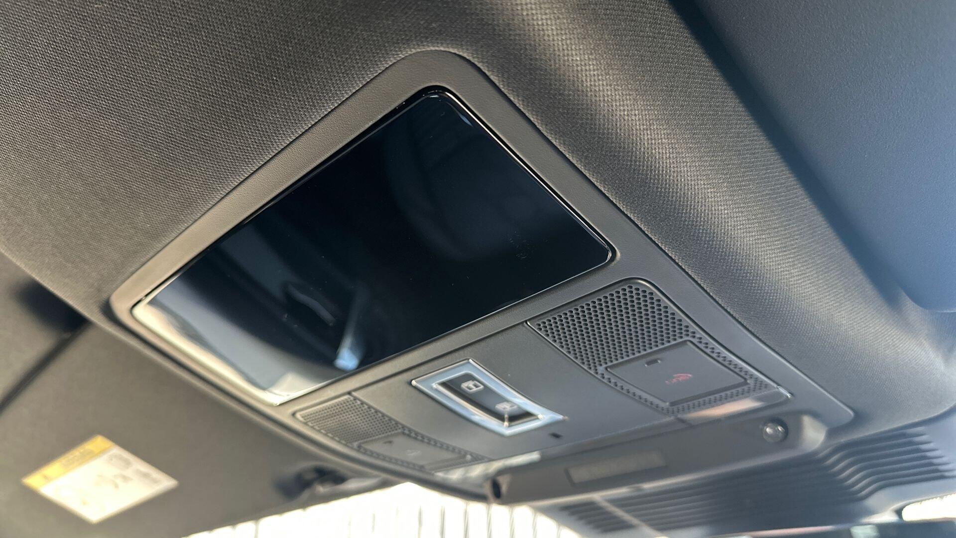 Land Rover Discovery Sport view 24