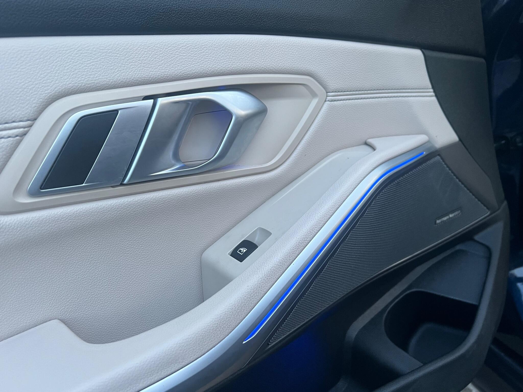 BMW 3 Series view 28