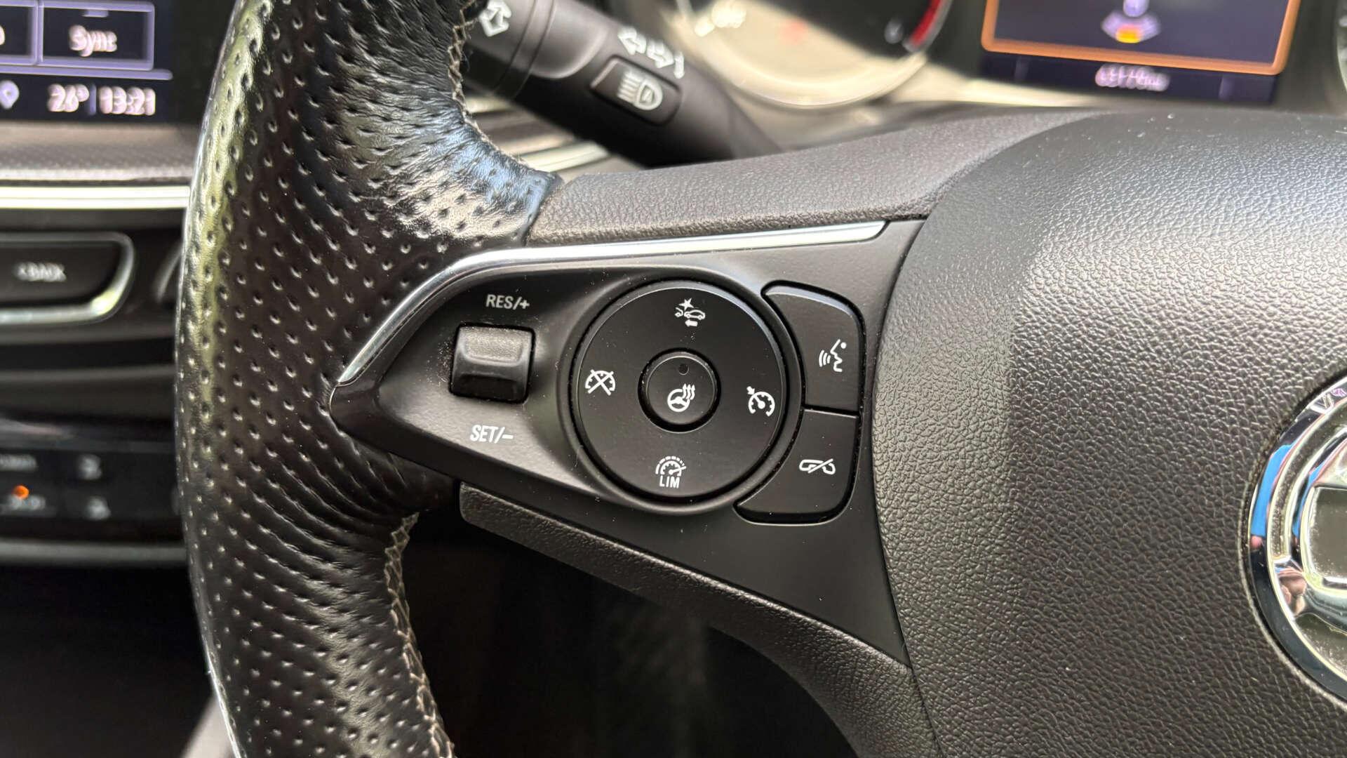 Vauxhall Insignia view 17