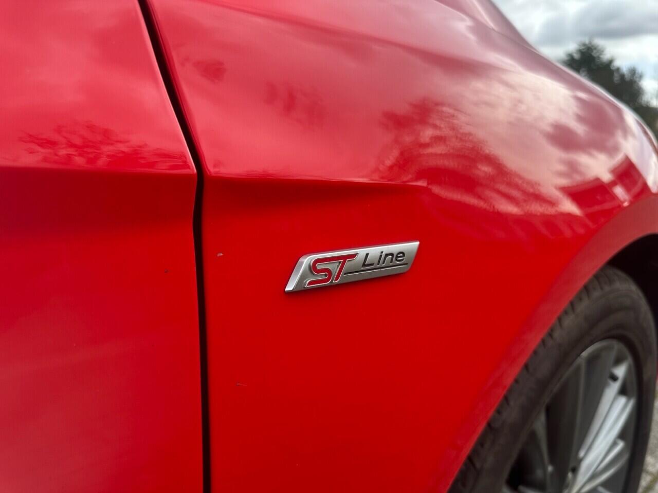 Ford Focus view 16