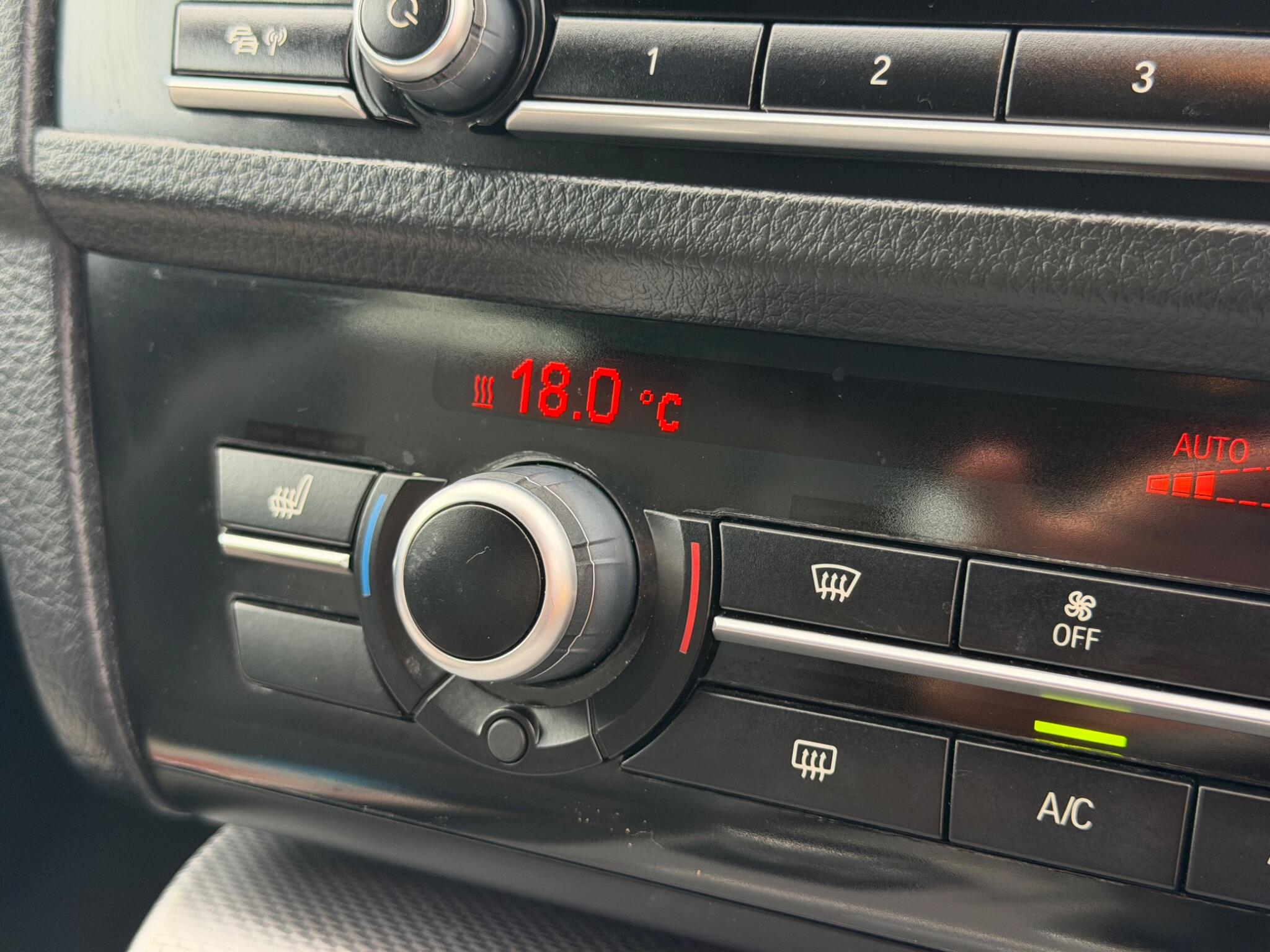 BMW 5 Series view 26
