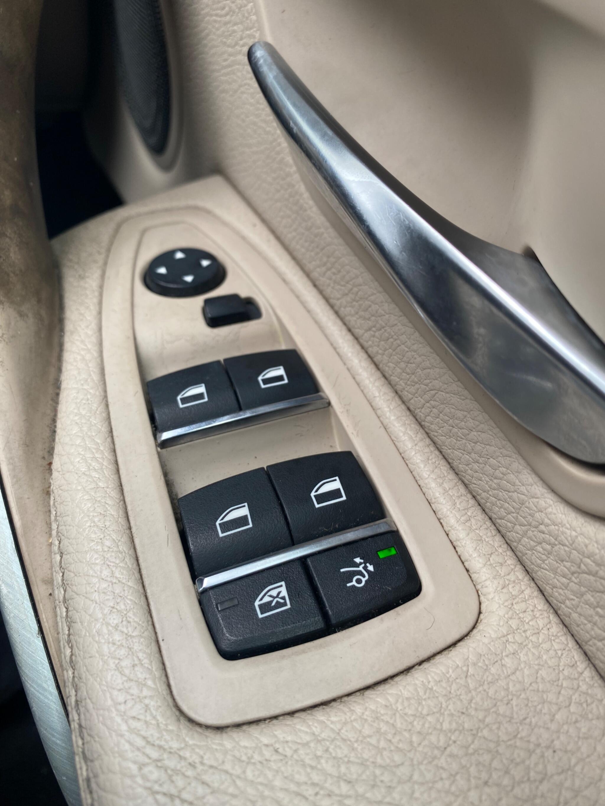 BMW 3 Series view 44