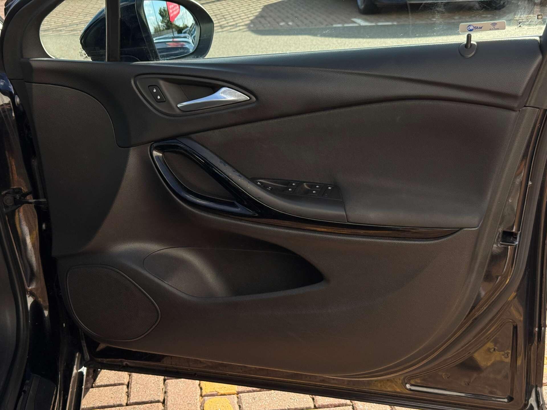 Vauxhall Astra view 19