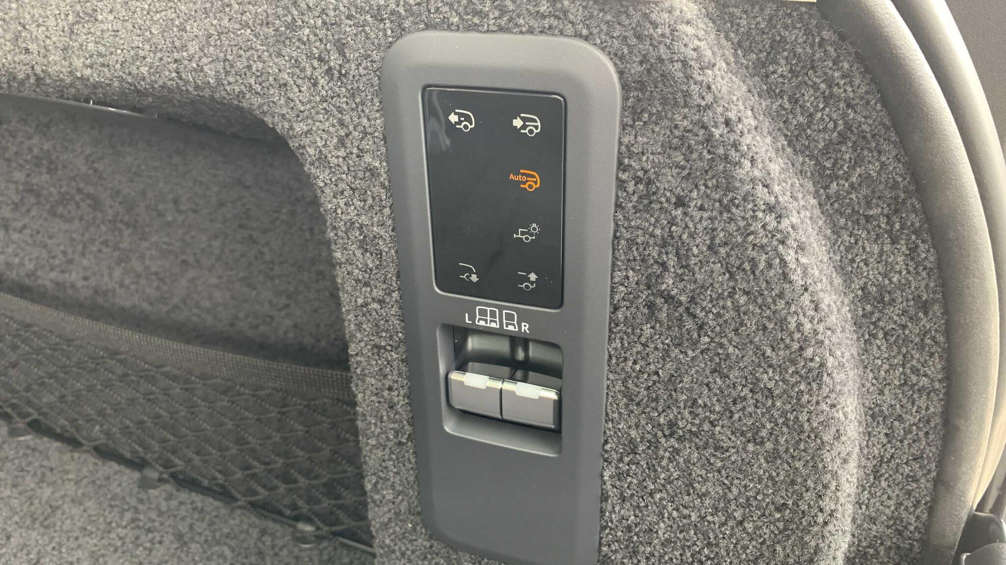 Land Rover Range Rover view 37