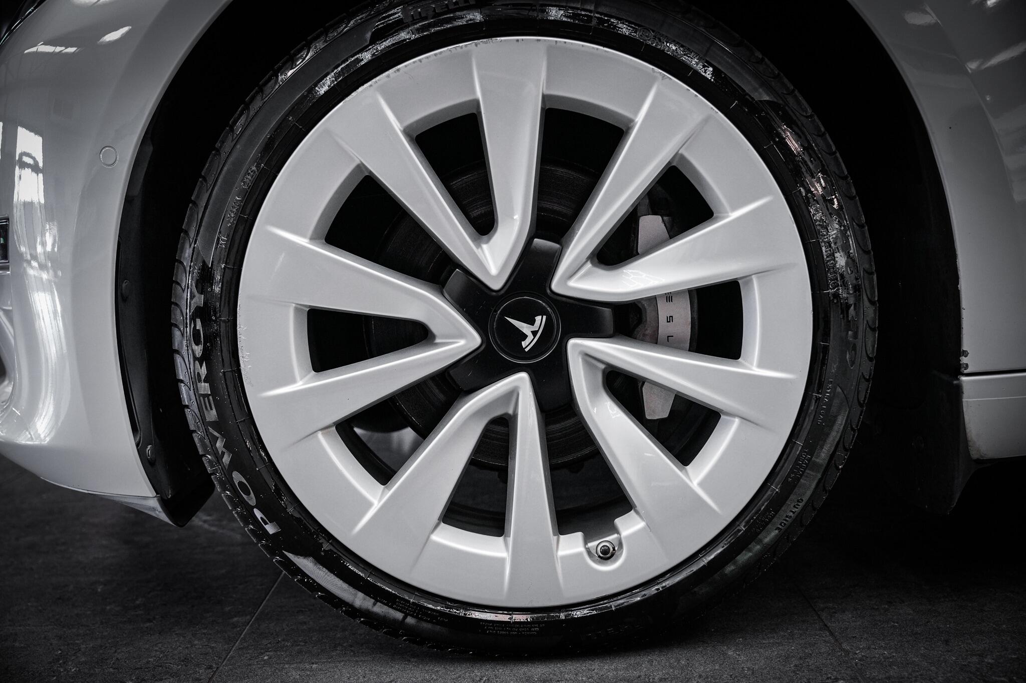 Tesla Model 3 view 30