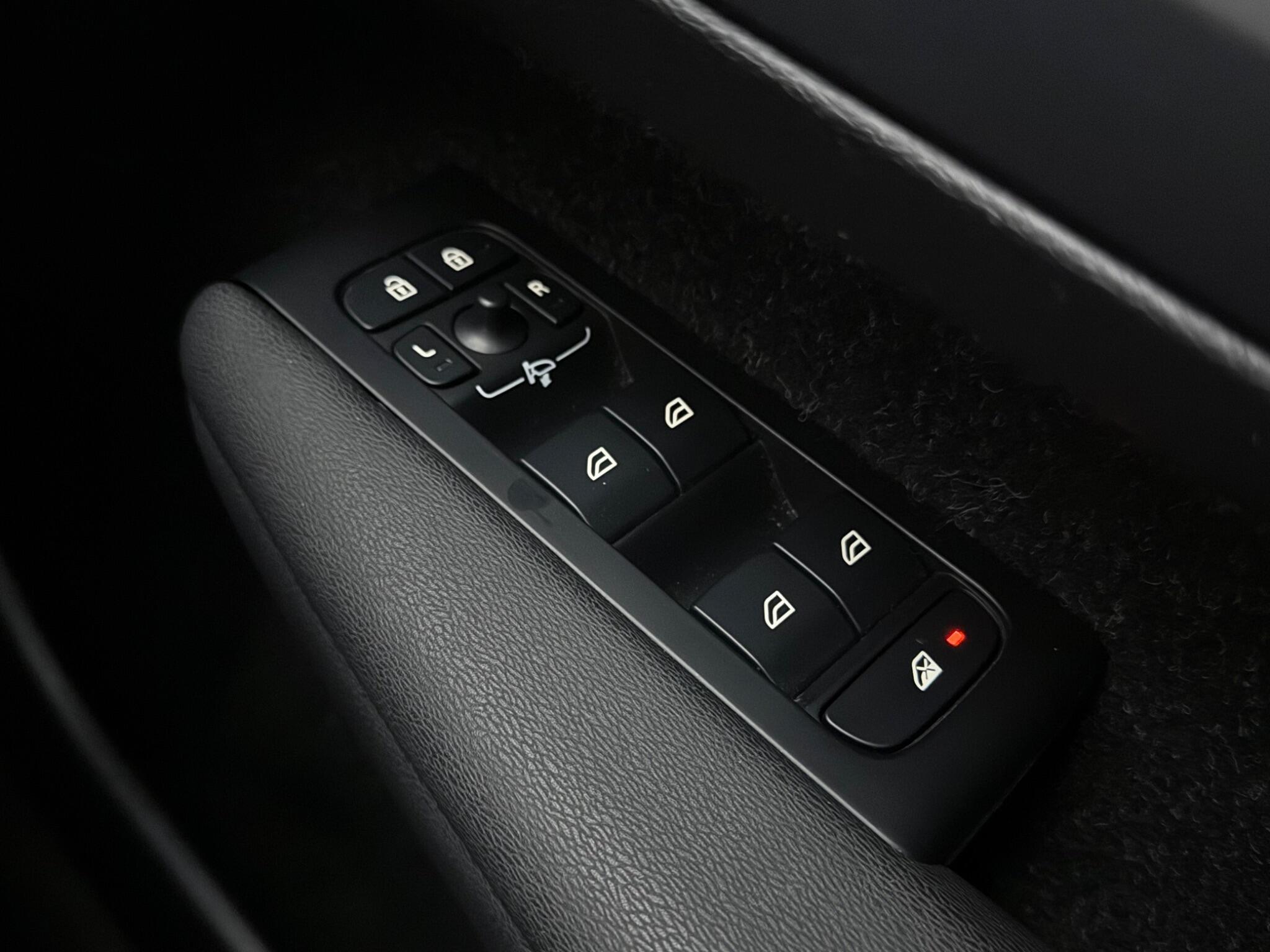 Volvo XC40 view 26