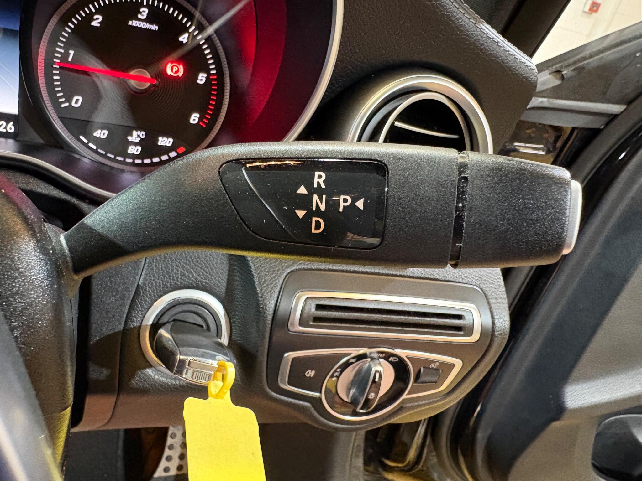 Mercedes-Benz C Class view 26