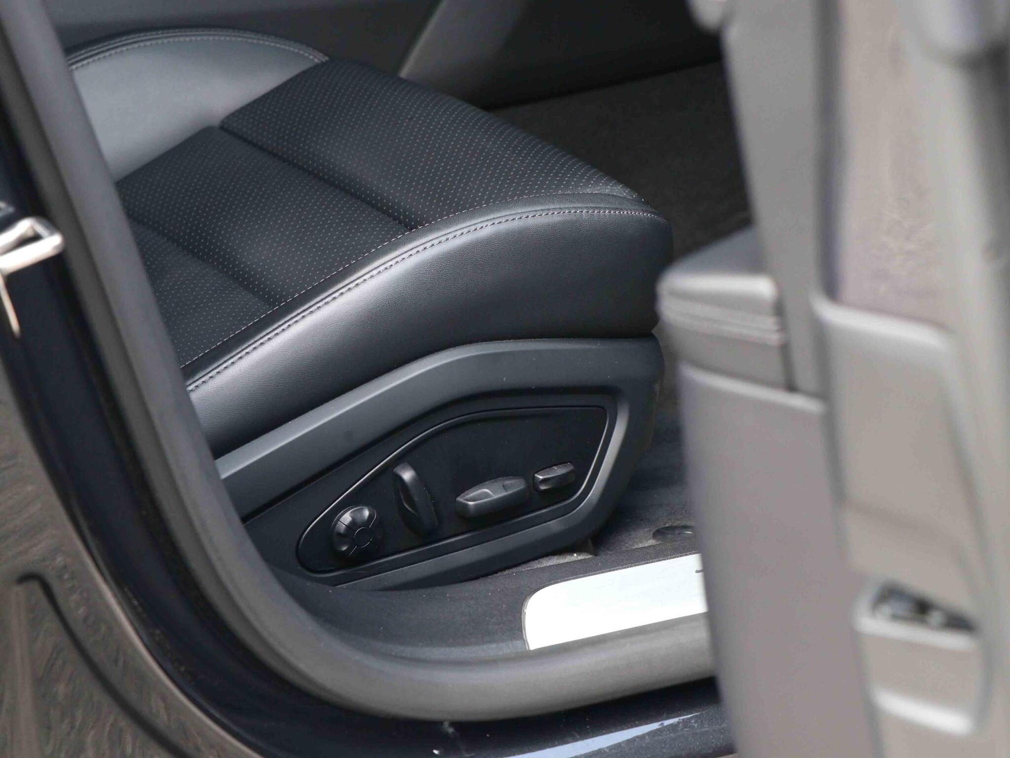 Porsche Taycan view 16