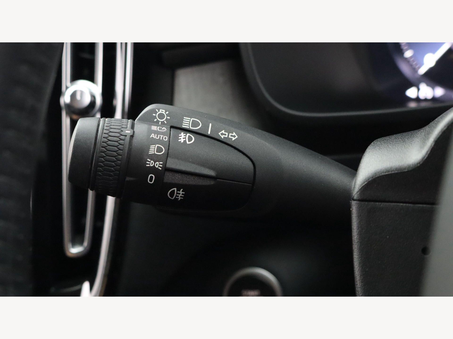 Volvo XC40 view 21