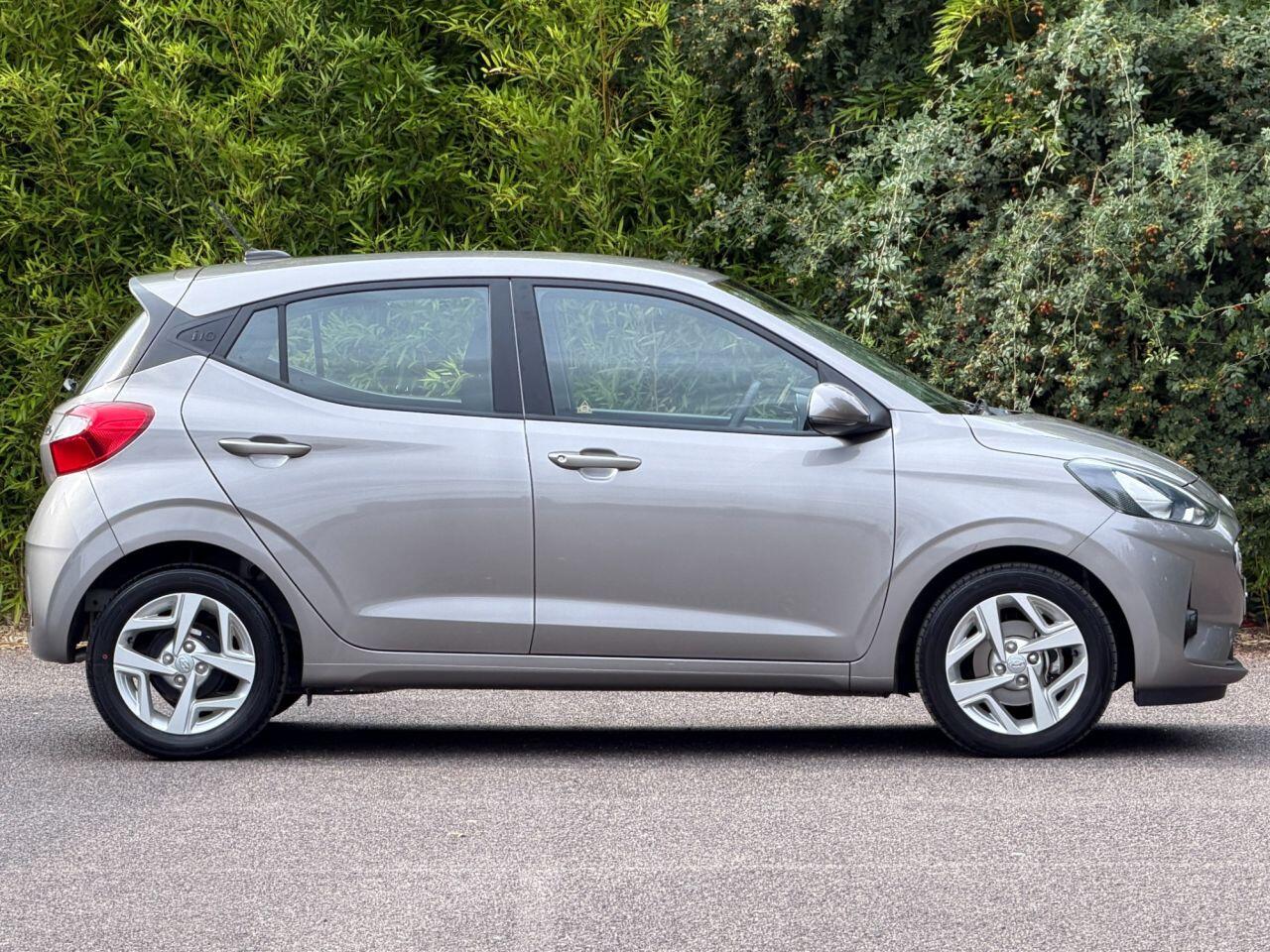 Hyundai i10 view 3