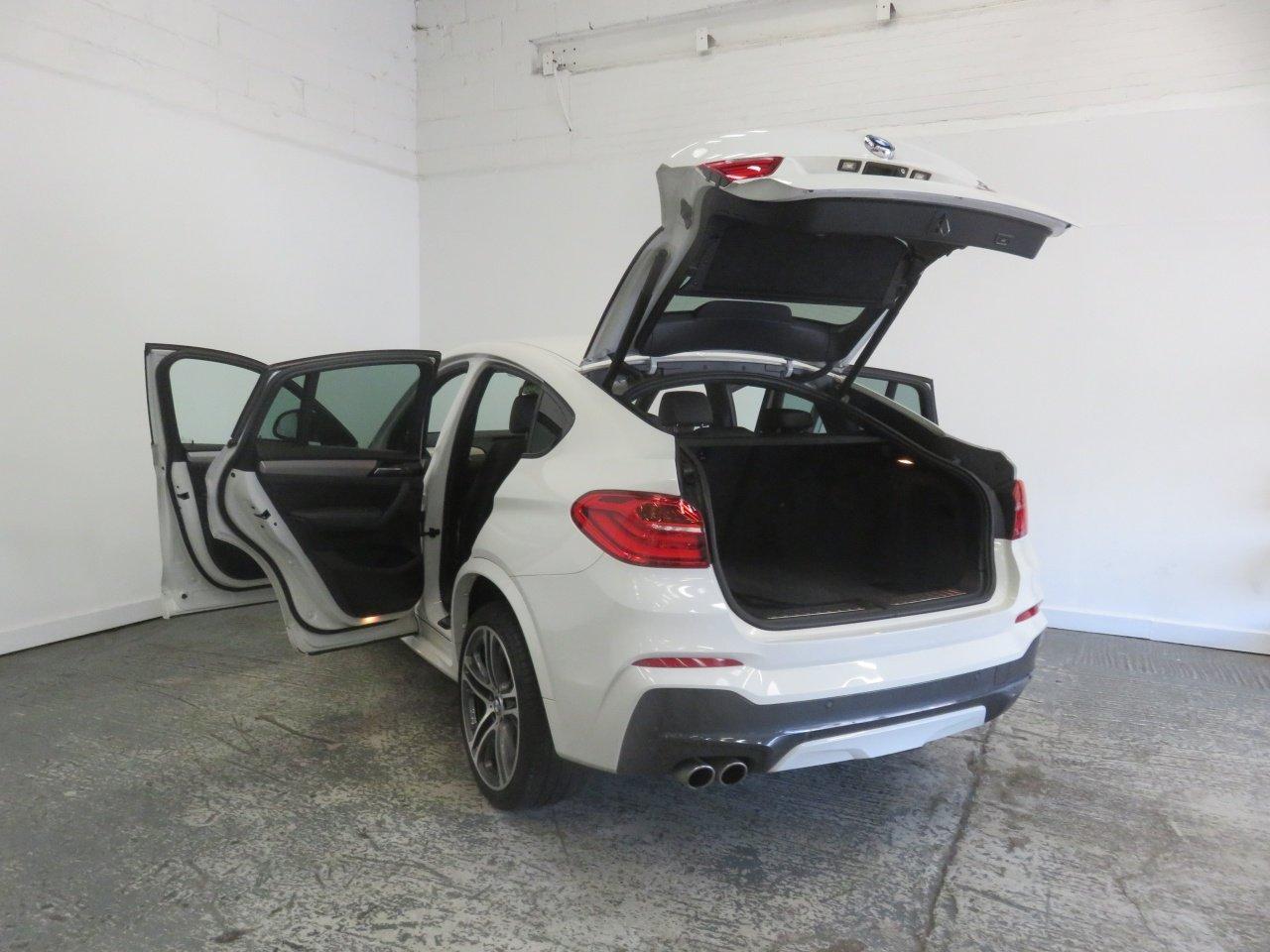 BMW X4 view 22