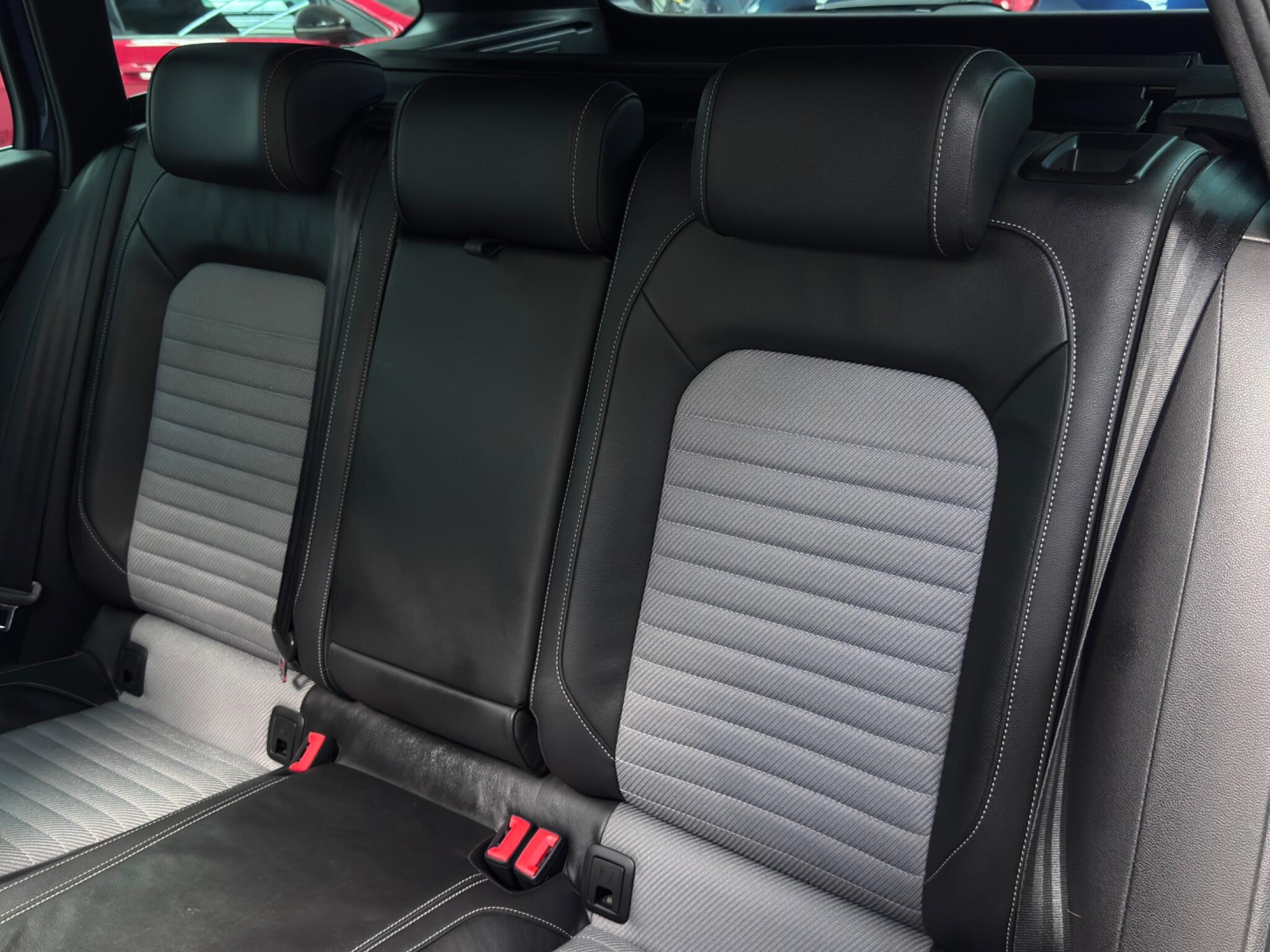Volkswagen Passat view 65