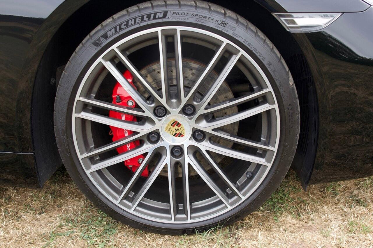 Porsche Cayman view 58
