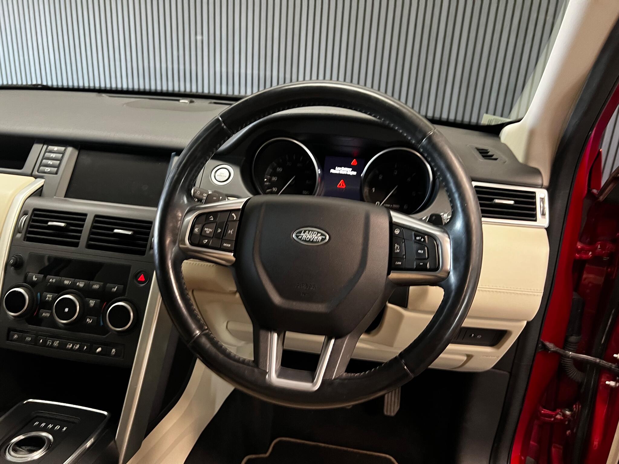 Land Rover Discovery Sport view 29