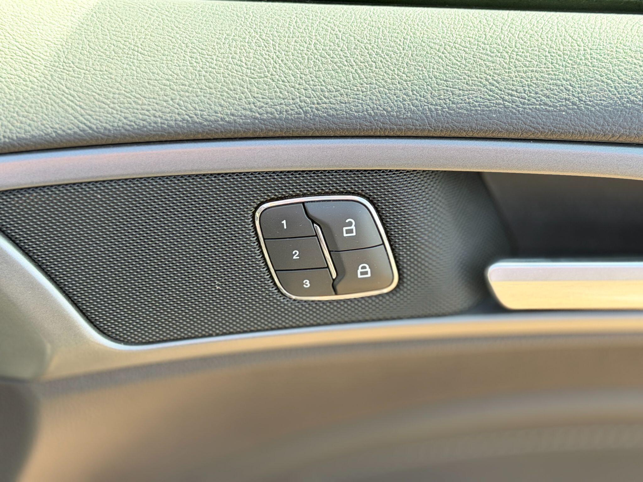 Ford Mondeo view 31