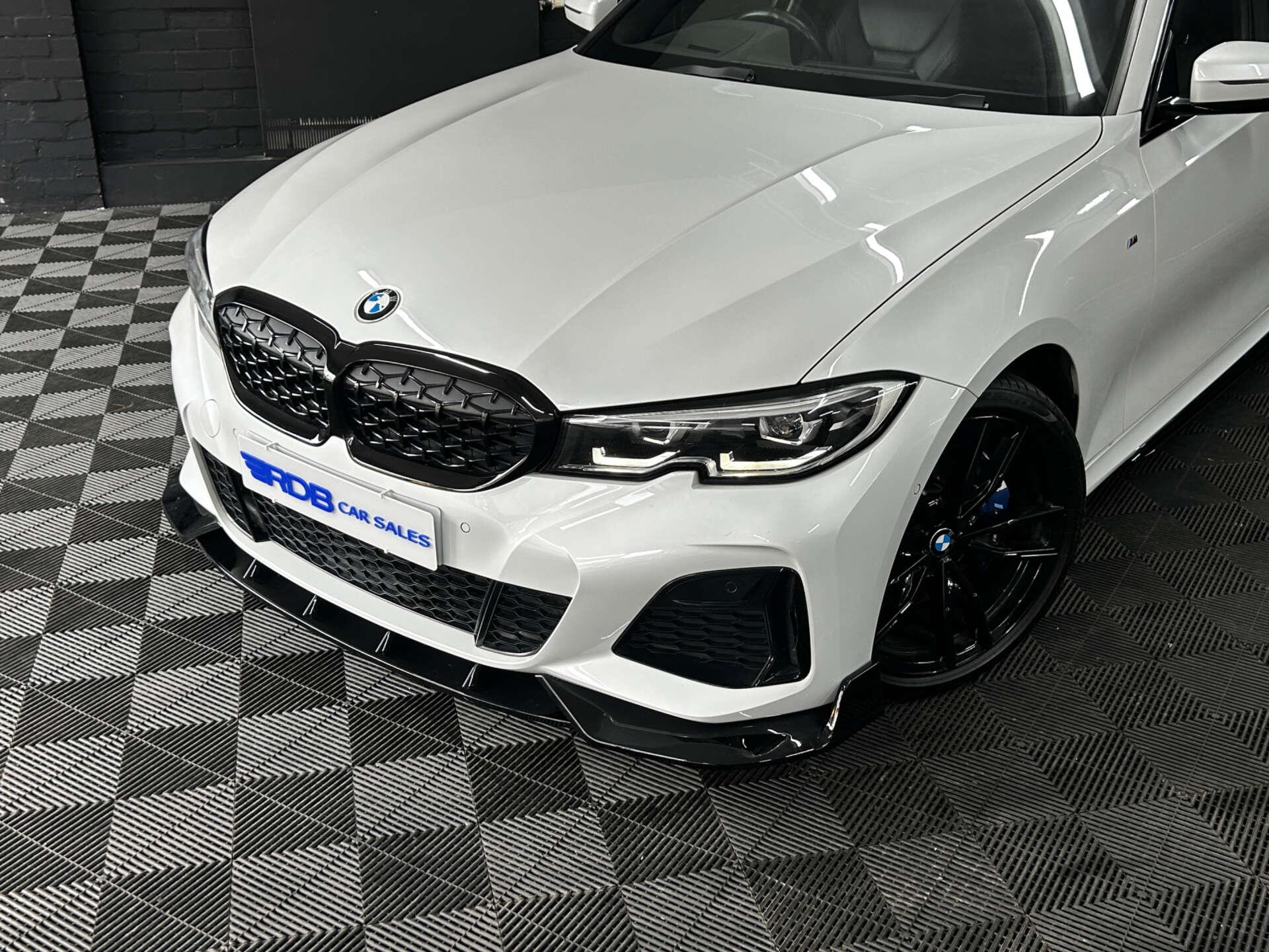 BMW 3 Series view 5