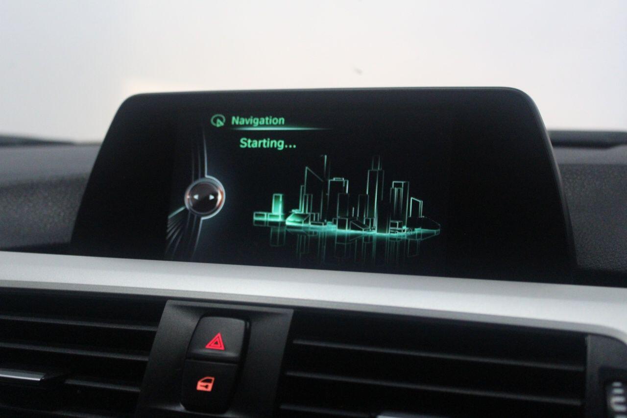 BMW 3 Series view 32
