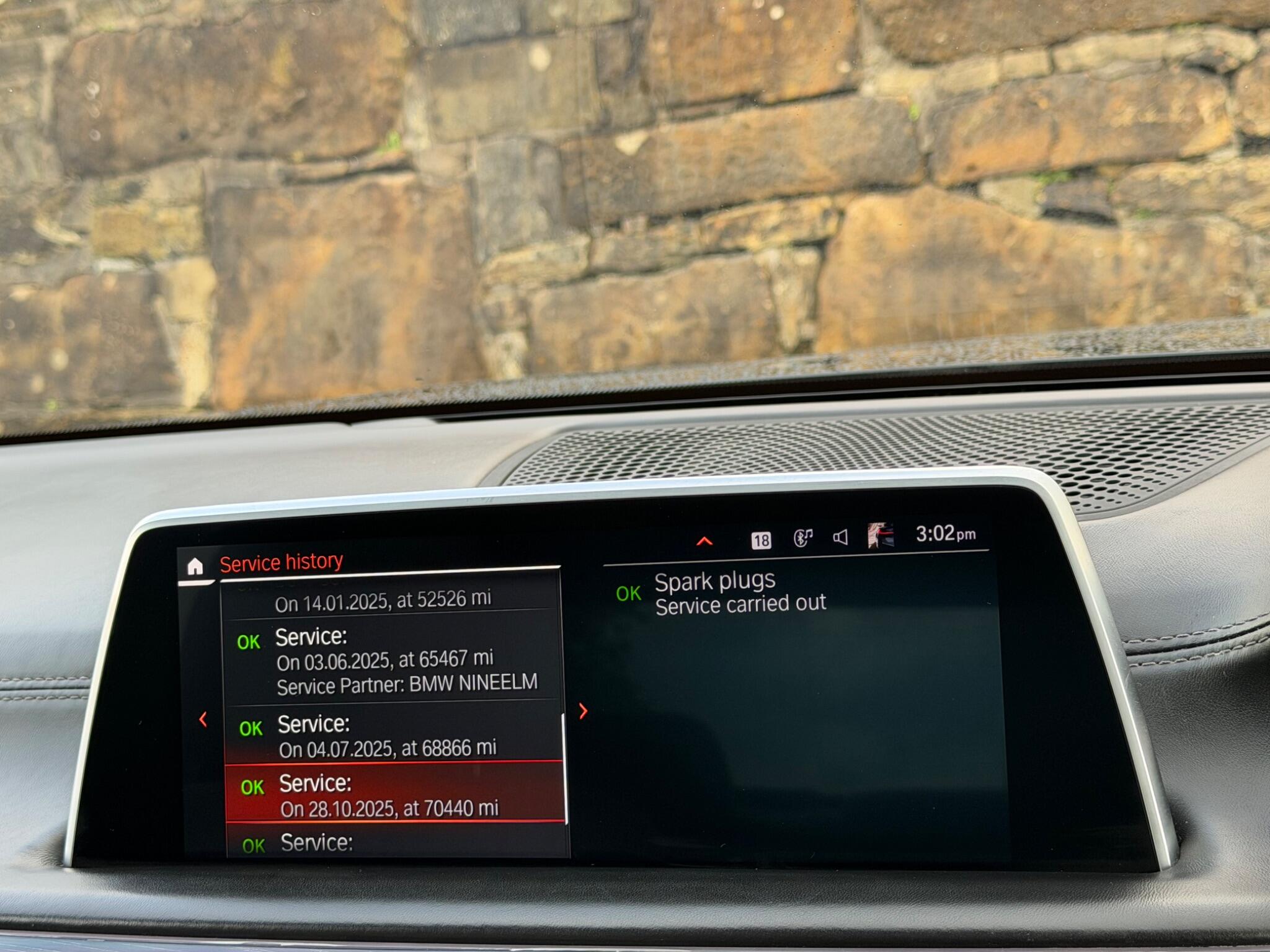 BMW 7 Series view 33