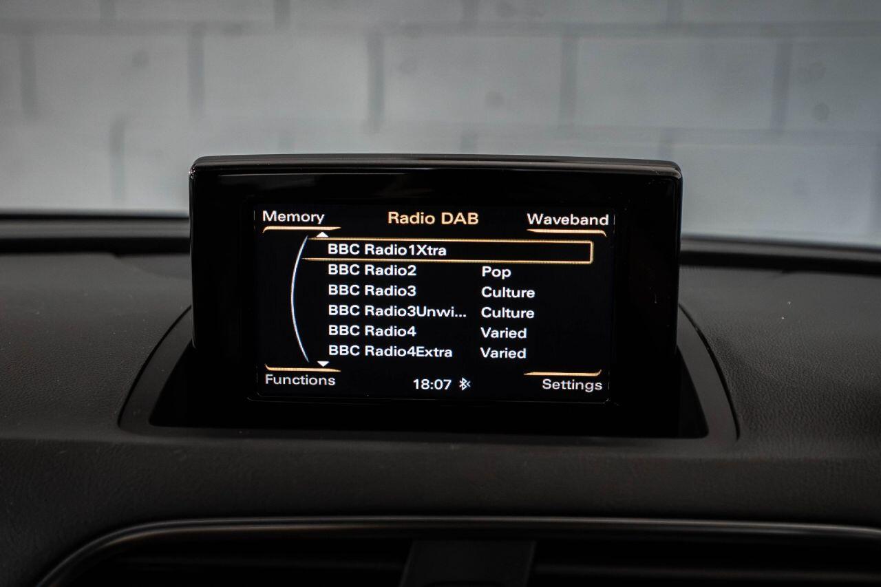 Audi Q3 view 35