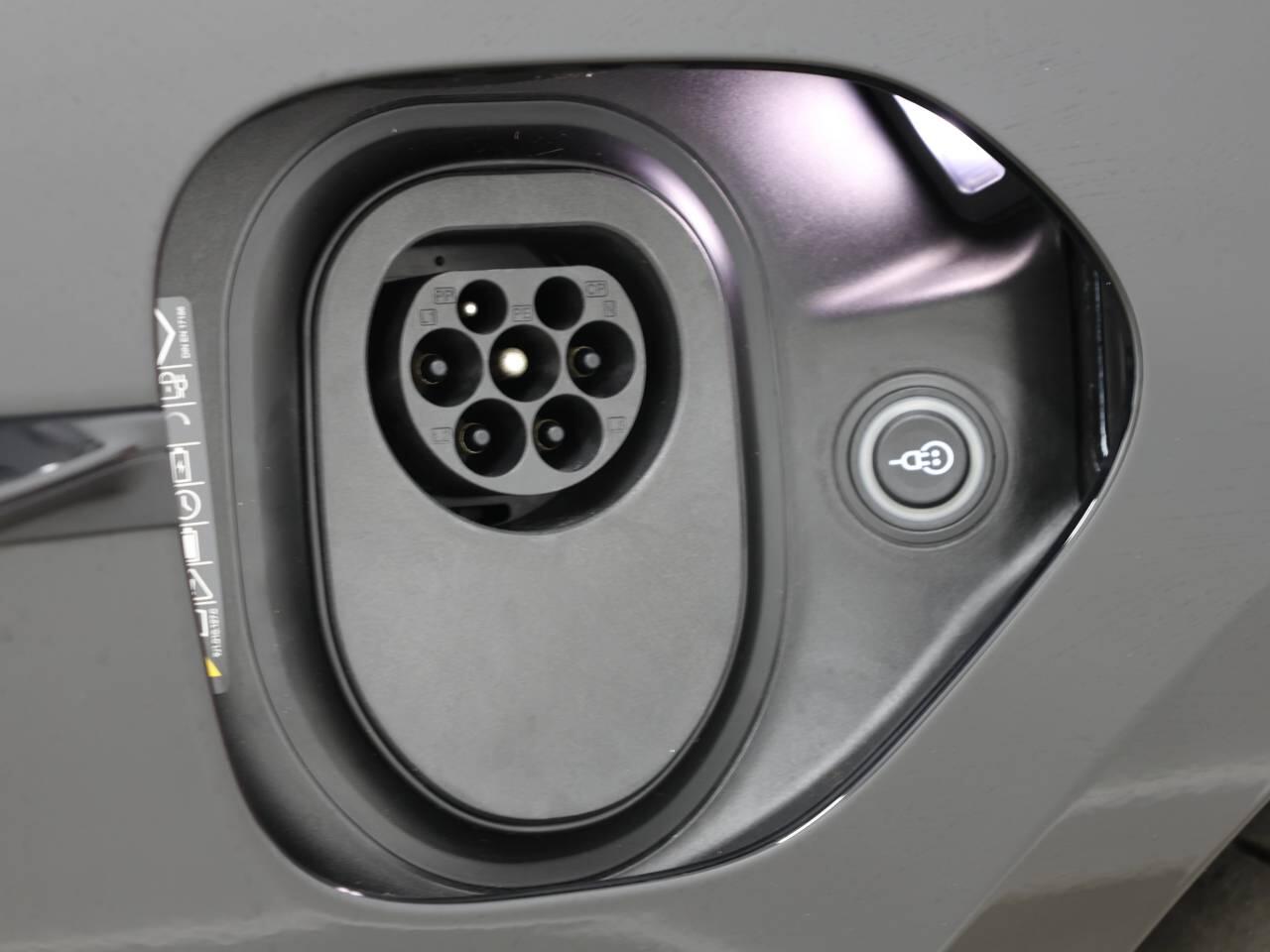 Porsche Taycan view 13