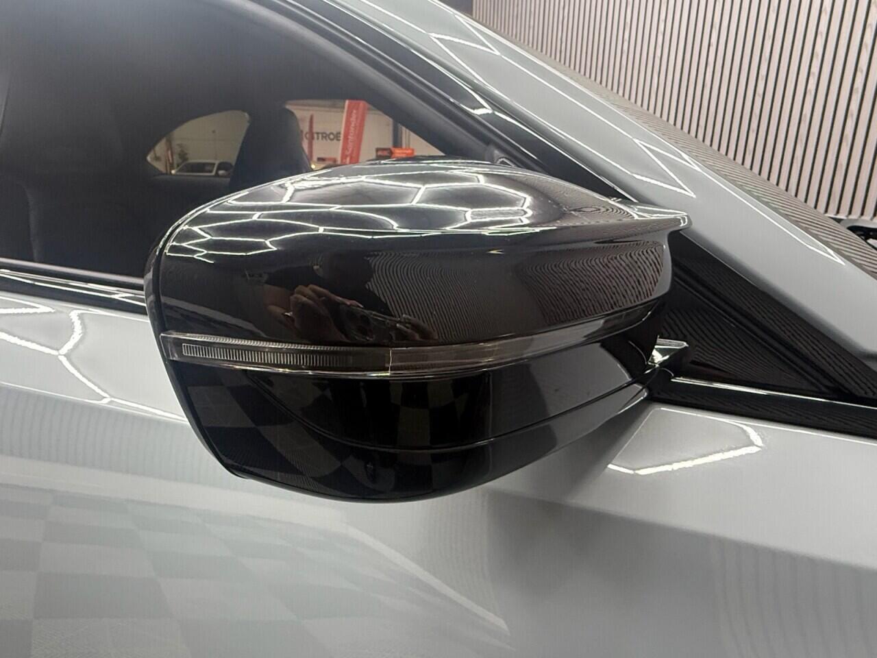 BMW 2 Series view 31