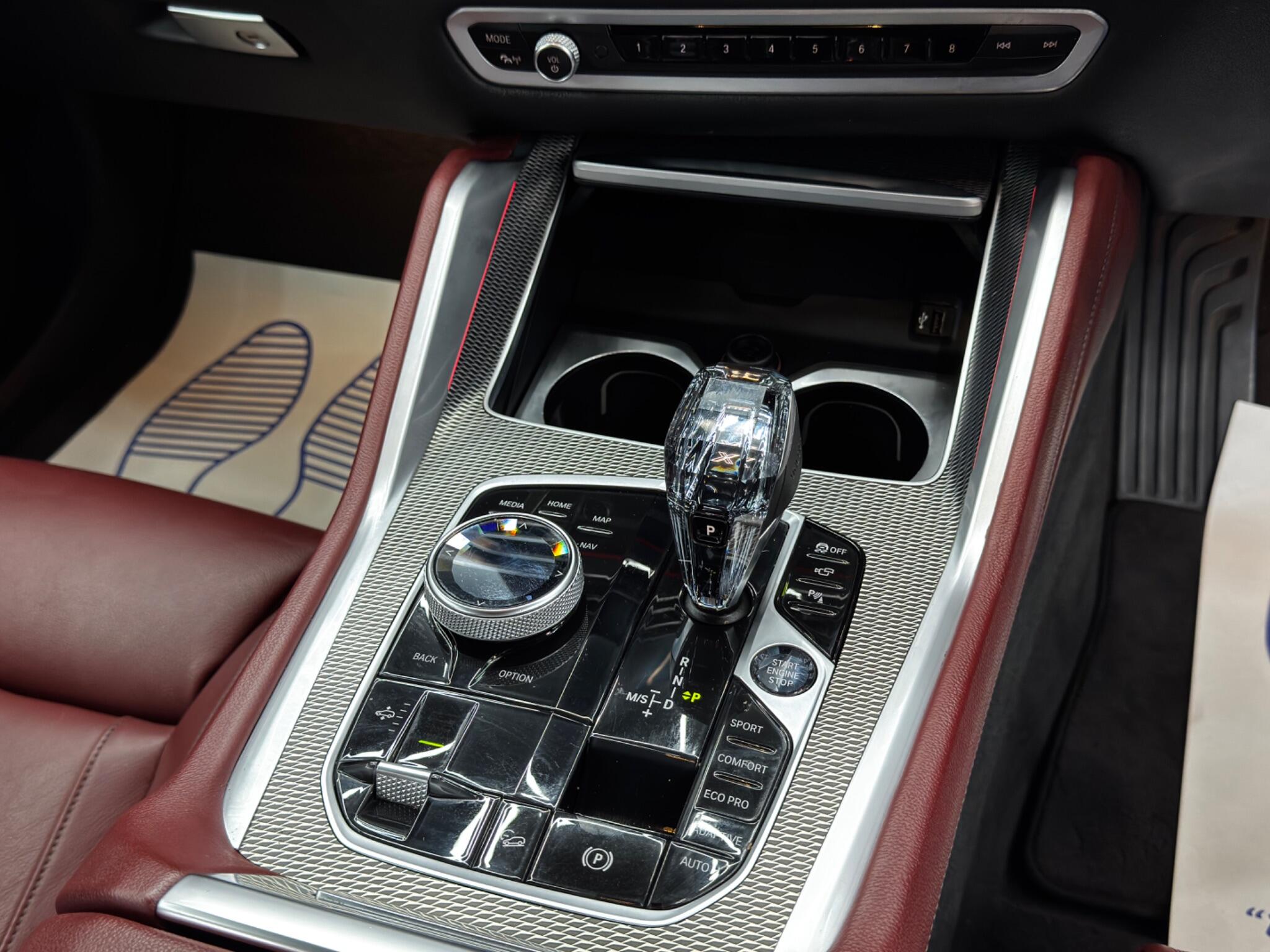 BMW X6 view 25