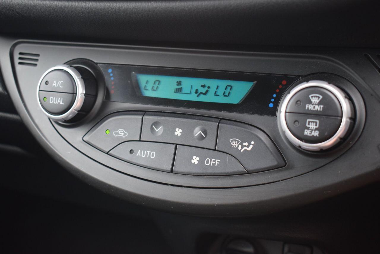 Toyota Yaris view 25