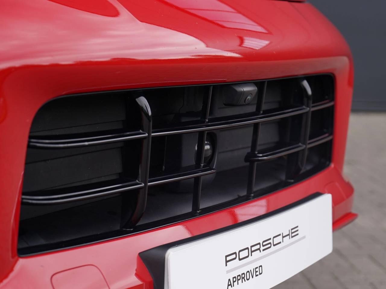 Porsche Cayenne view 59