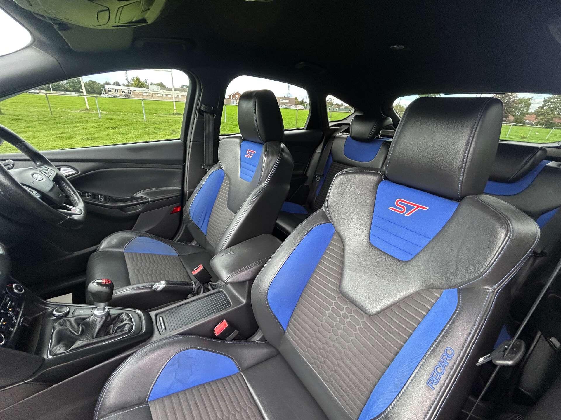 Ford Focus view 40