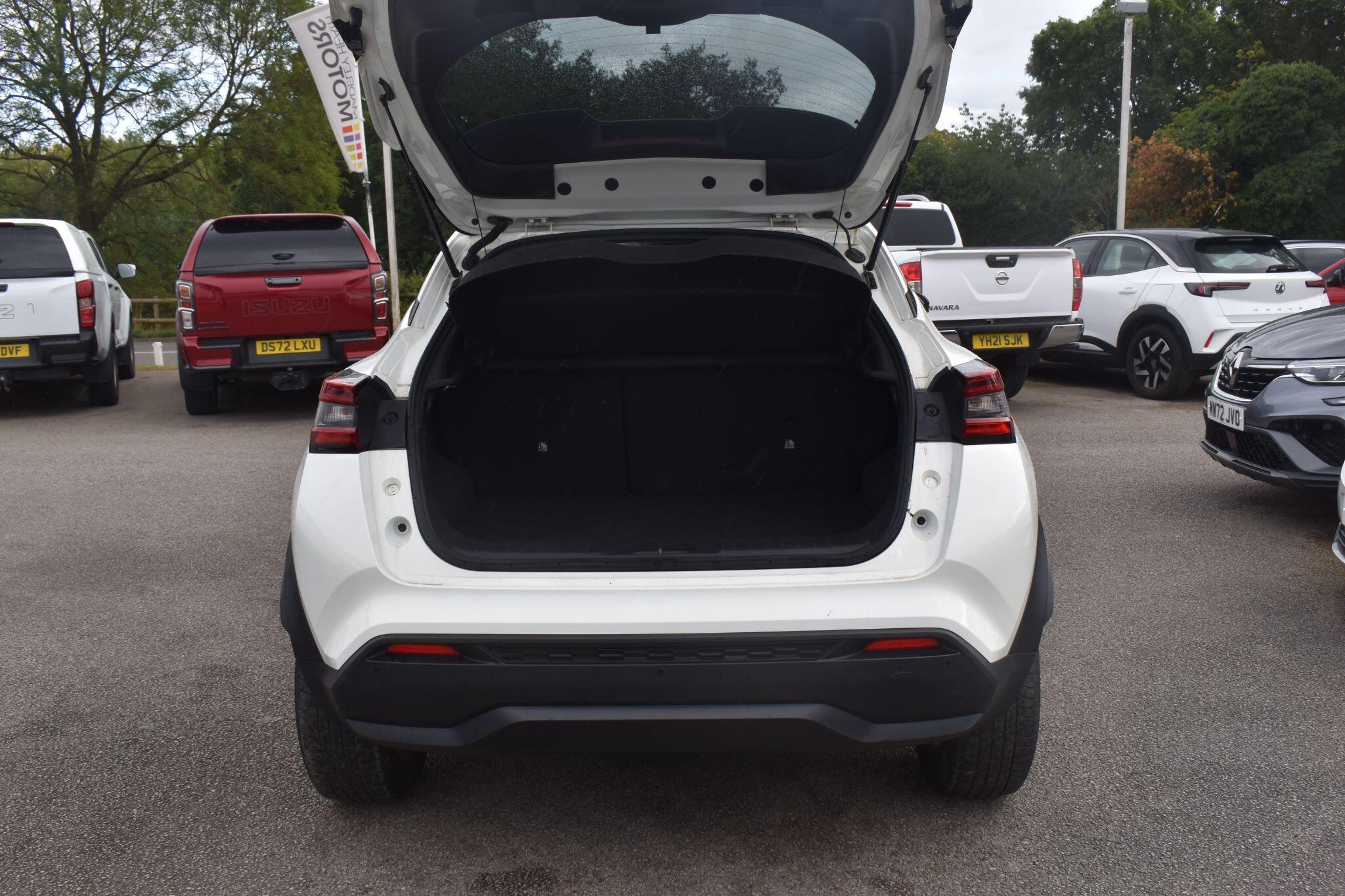 Juke - 1.0 DIG-T N-Connecta DCT Auto Euro 6 (s/s) 5dr - Image 4